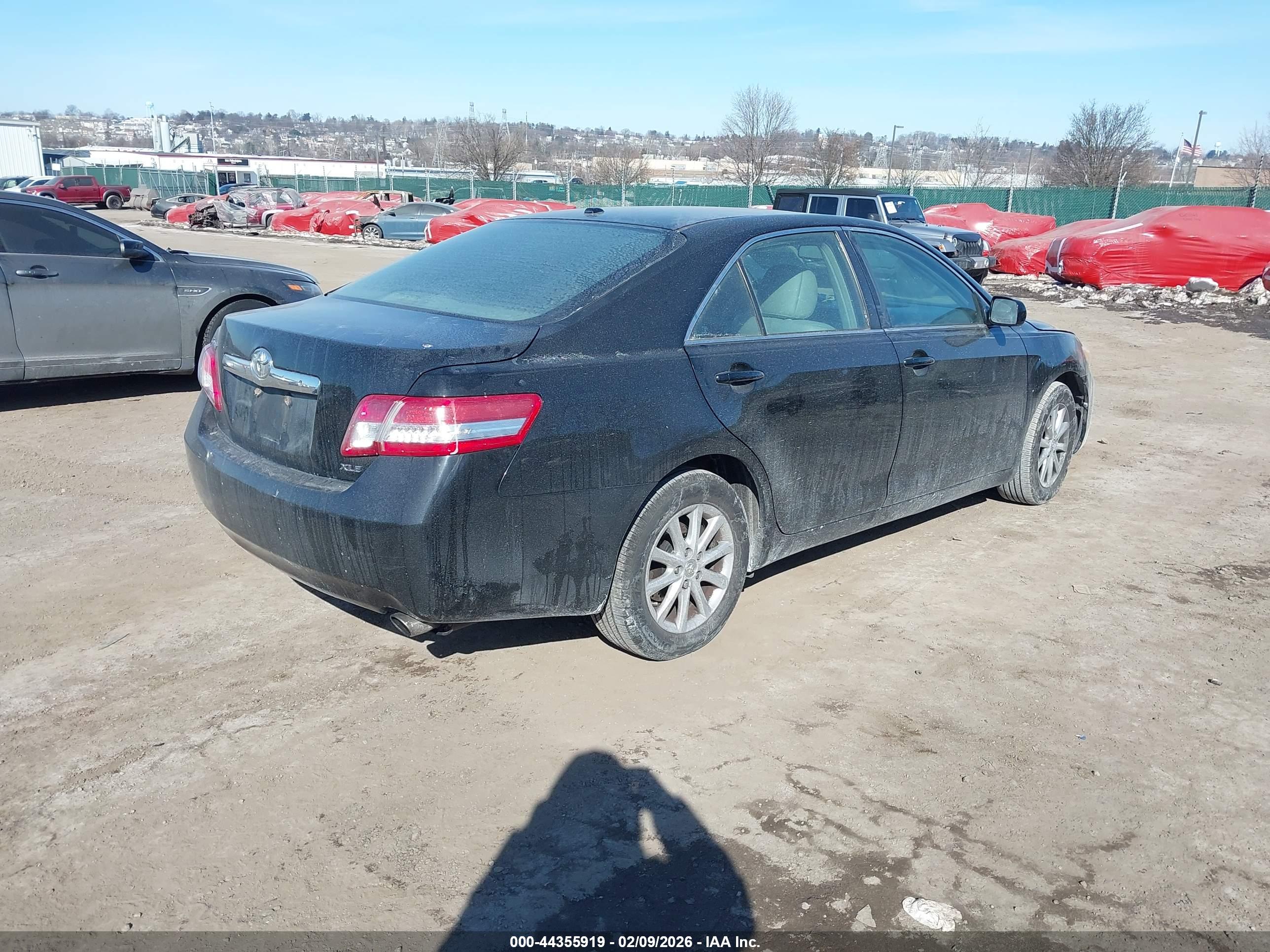 TOYOTA CAMRY image 4