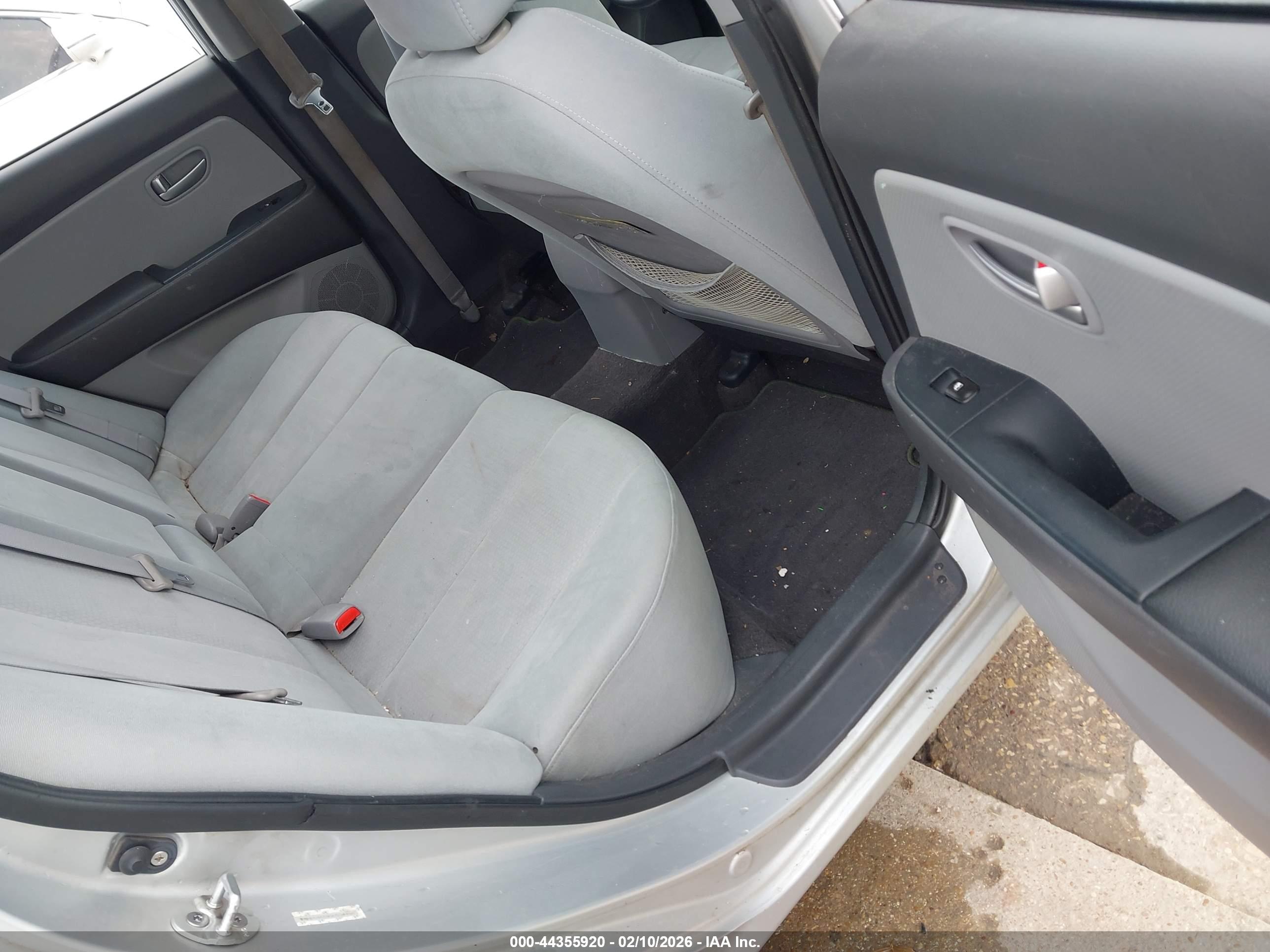 HYUNDAI ELANTRA image 8