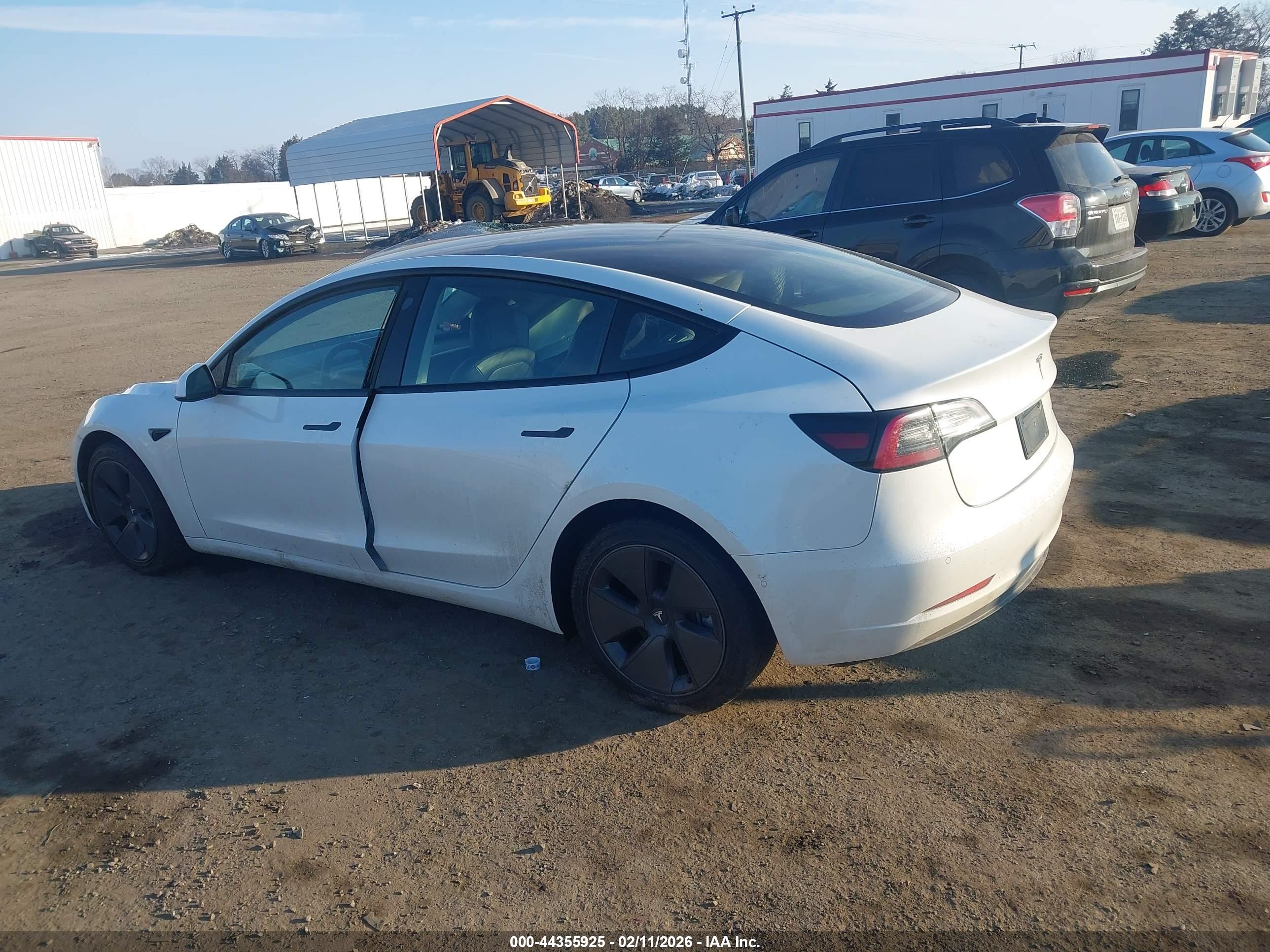 TESLA MODEL image 3