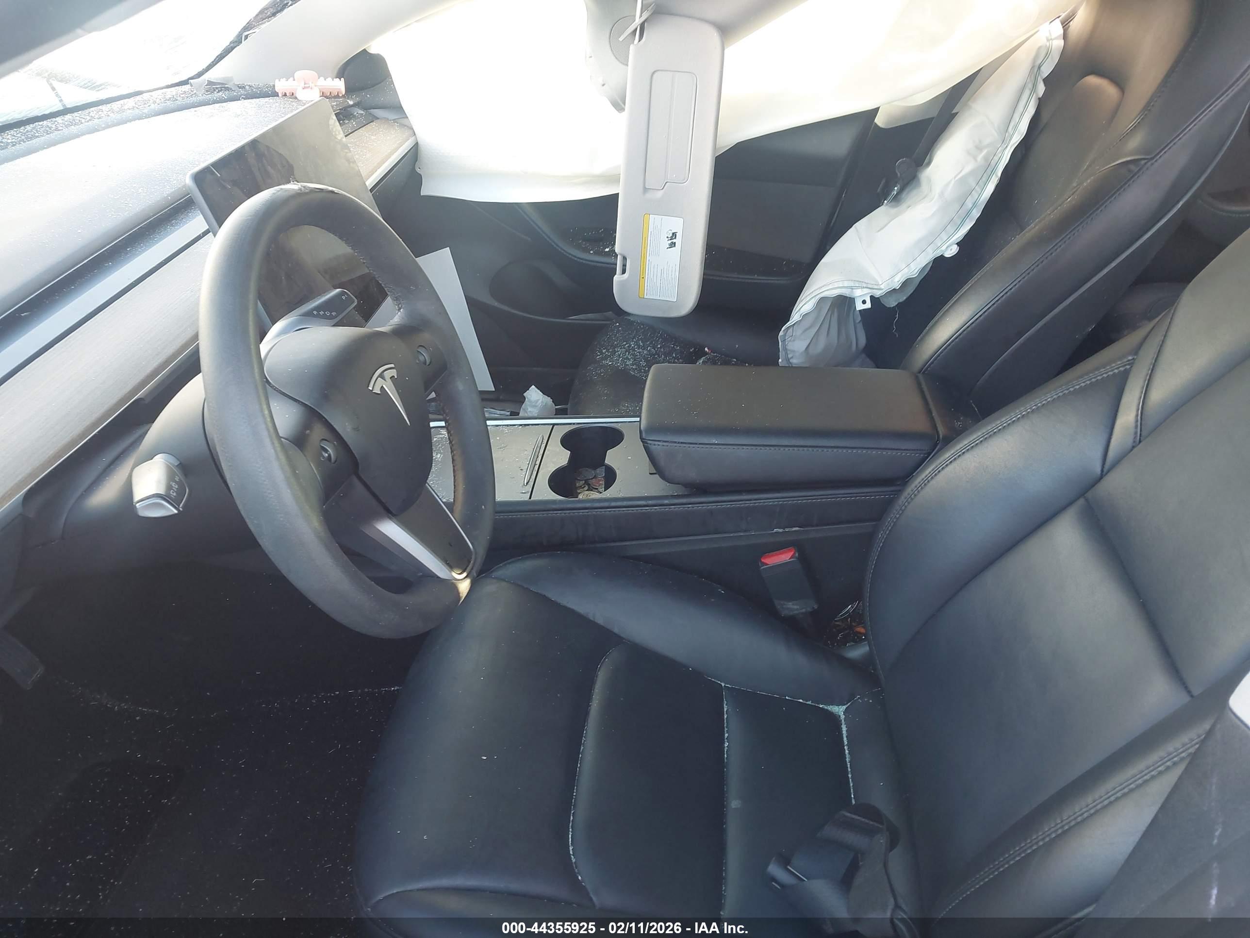 TESLA MODEL image 5