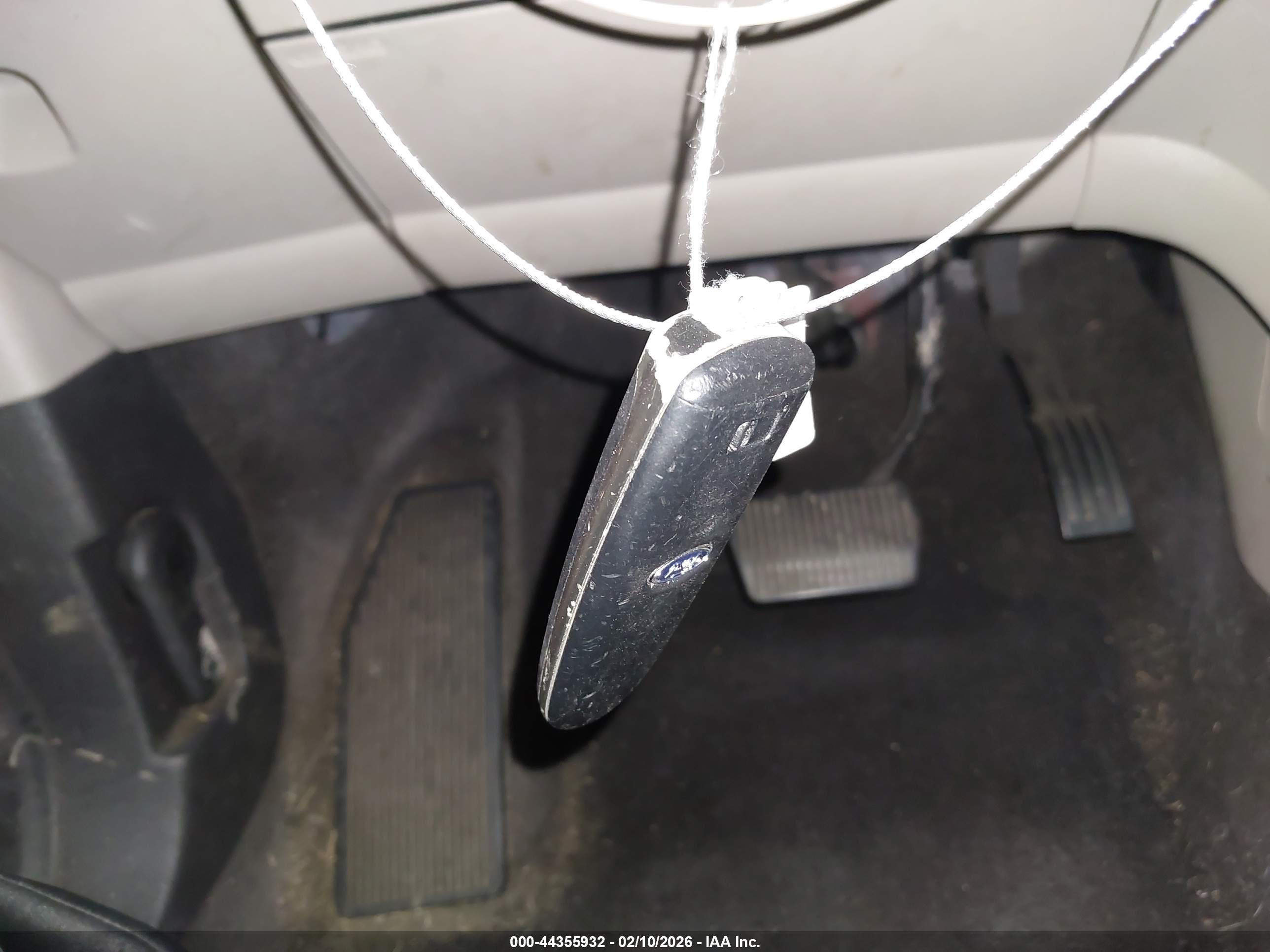 FORD ESCAPE image 11