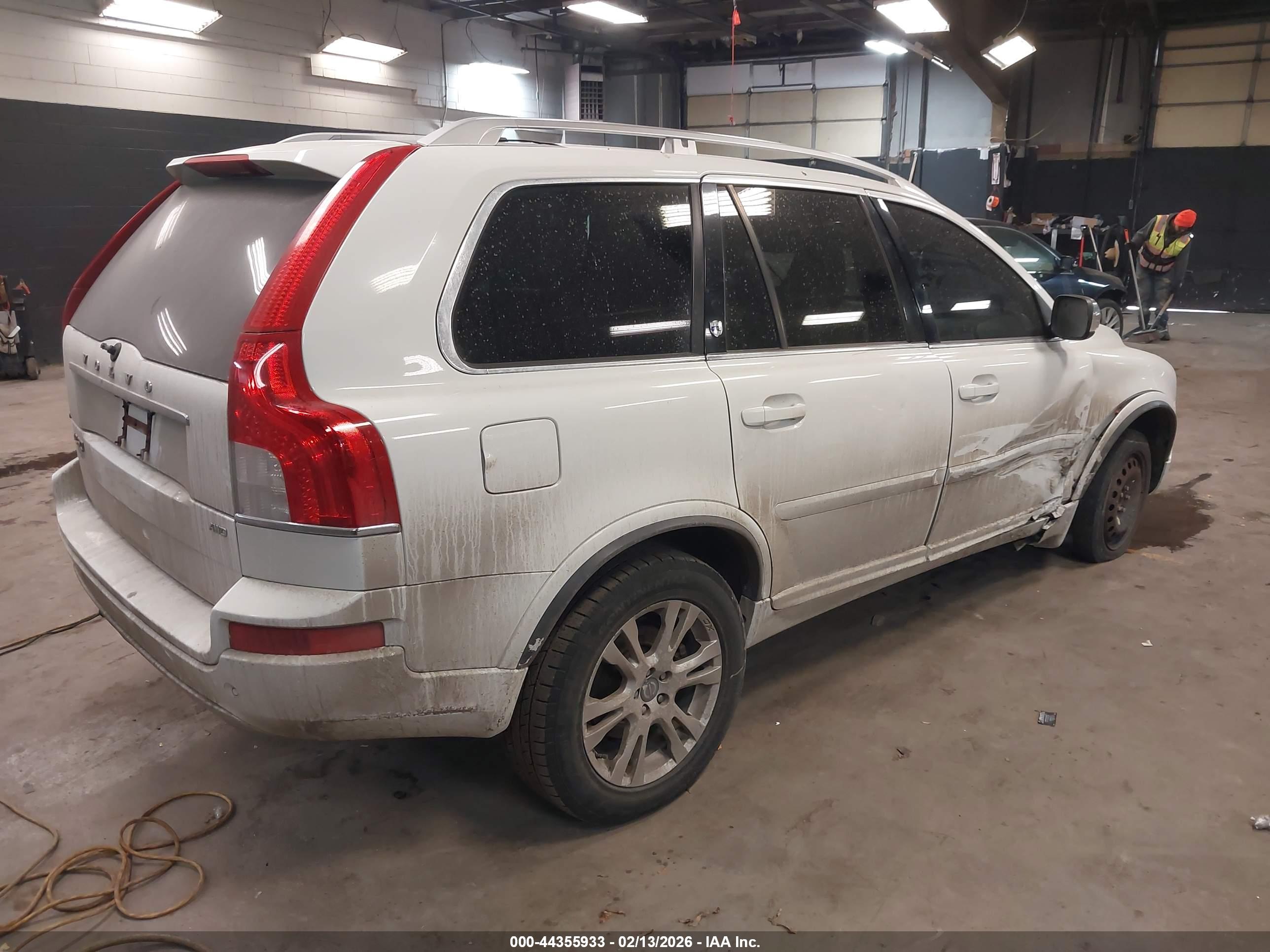 VOLVO XC90 image 4
