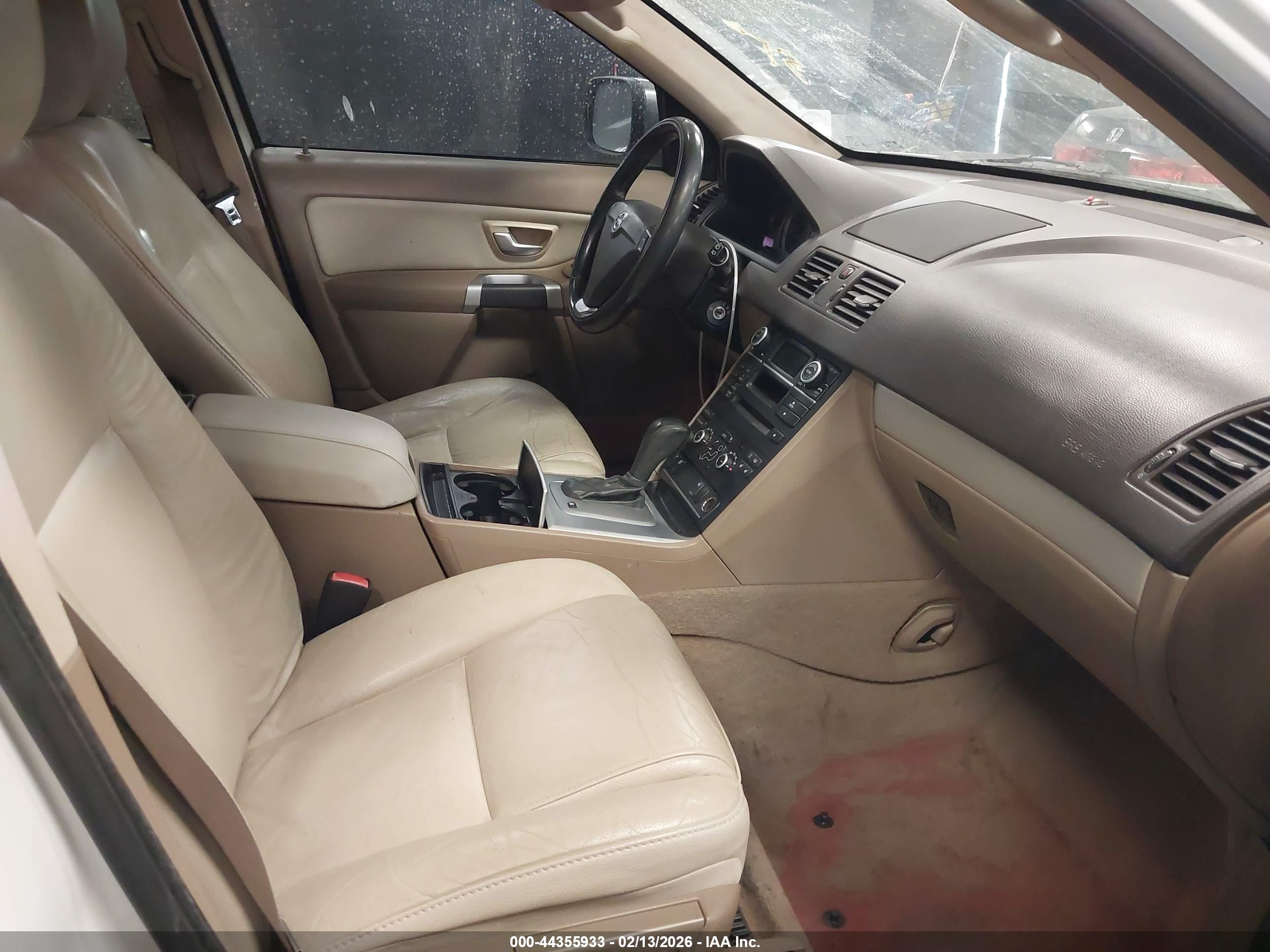 VOLVO XC90 image 5