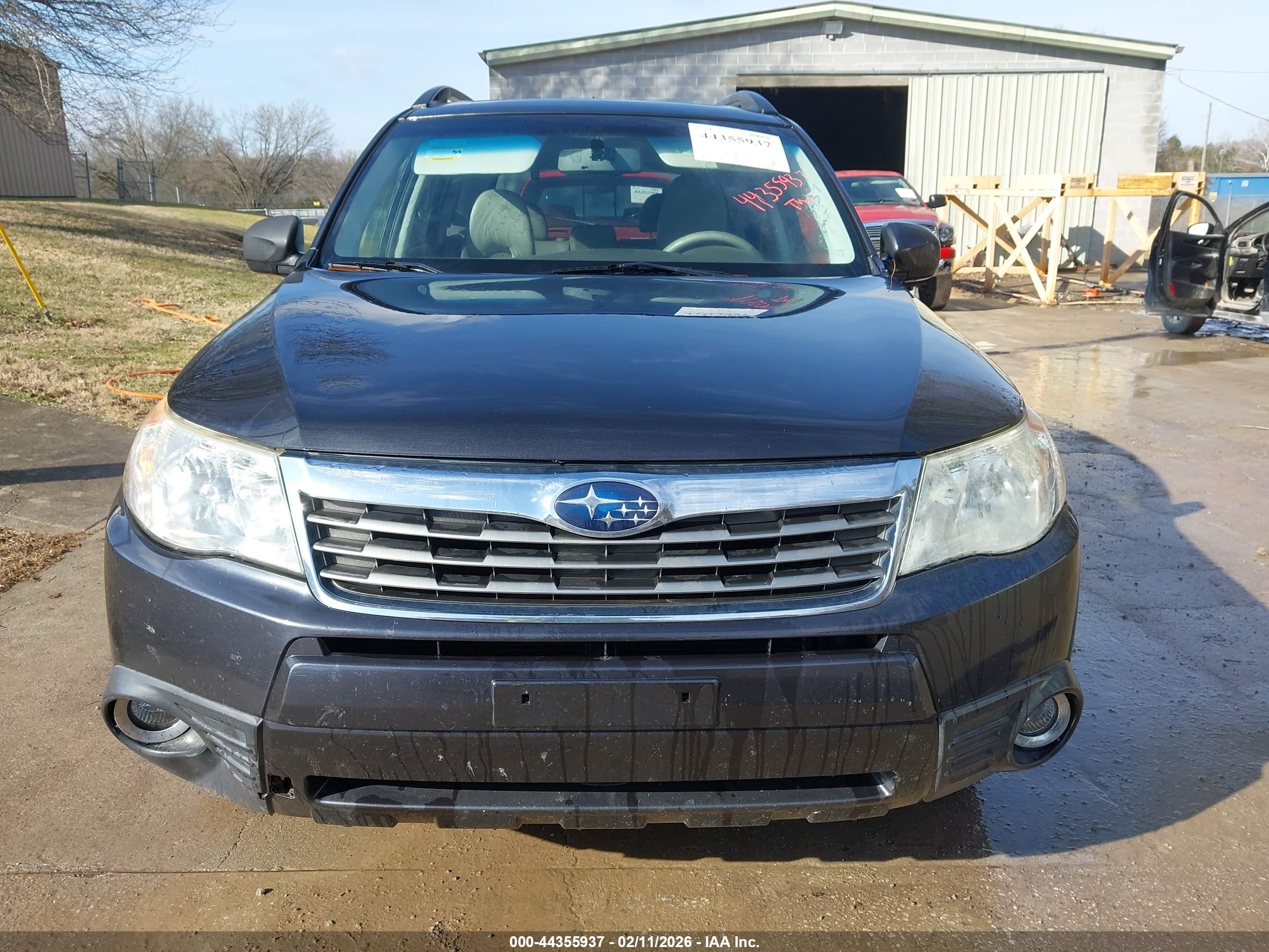 SUBARU FORESTER image 6