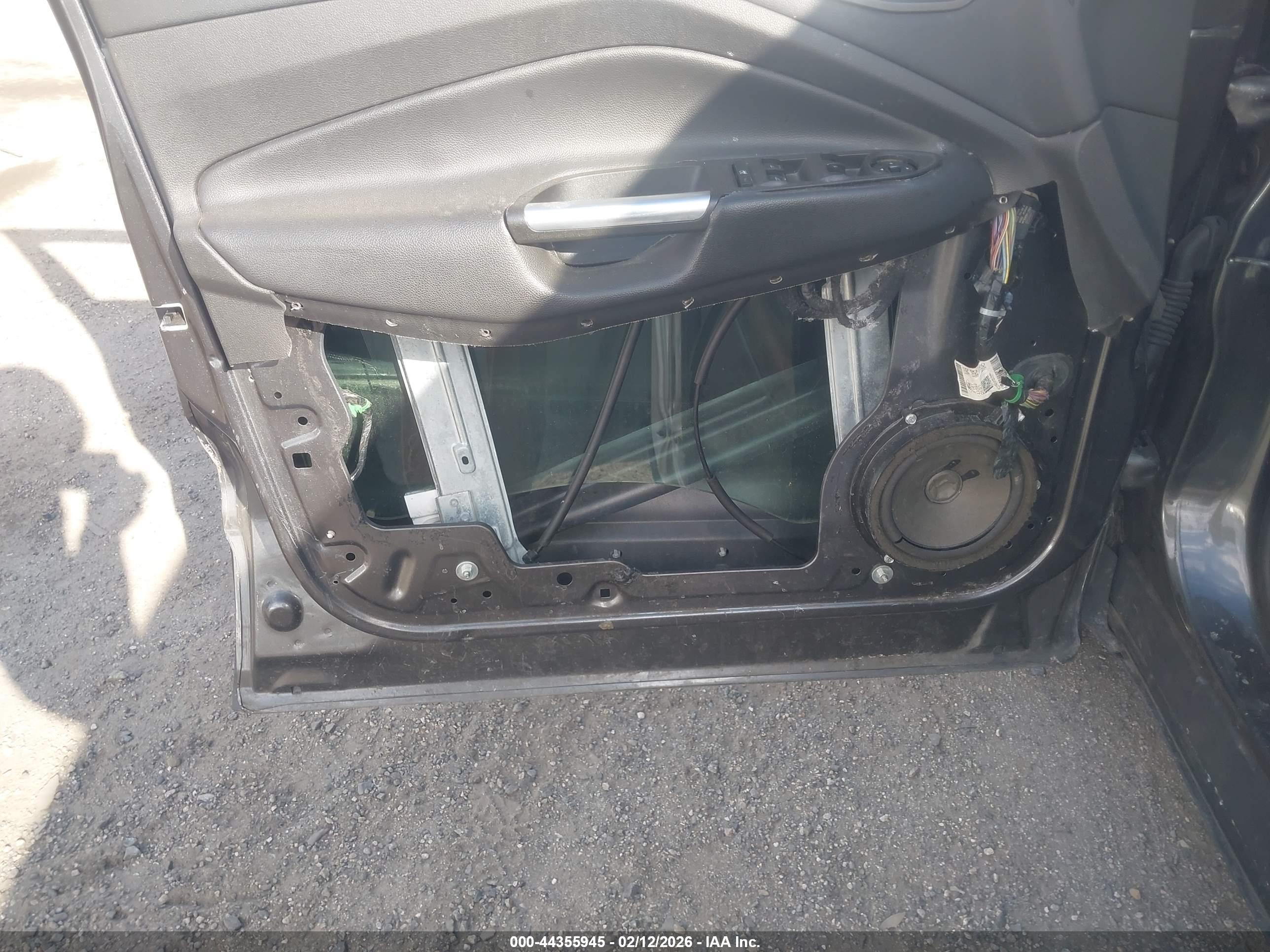 FORD ESCAPE image 6