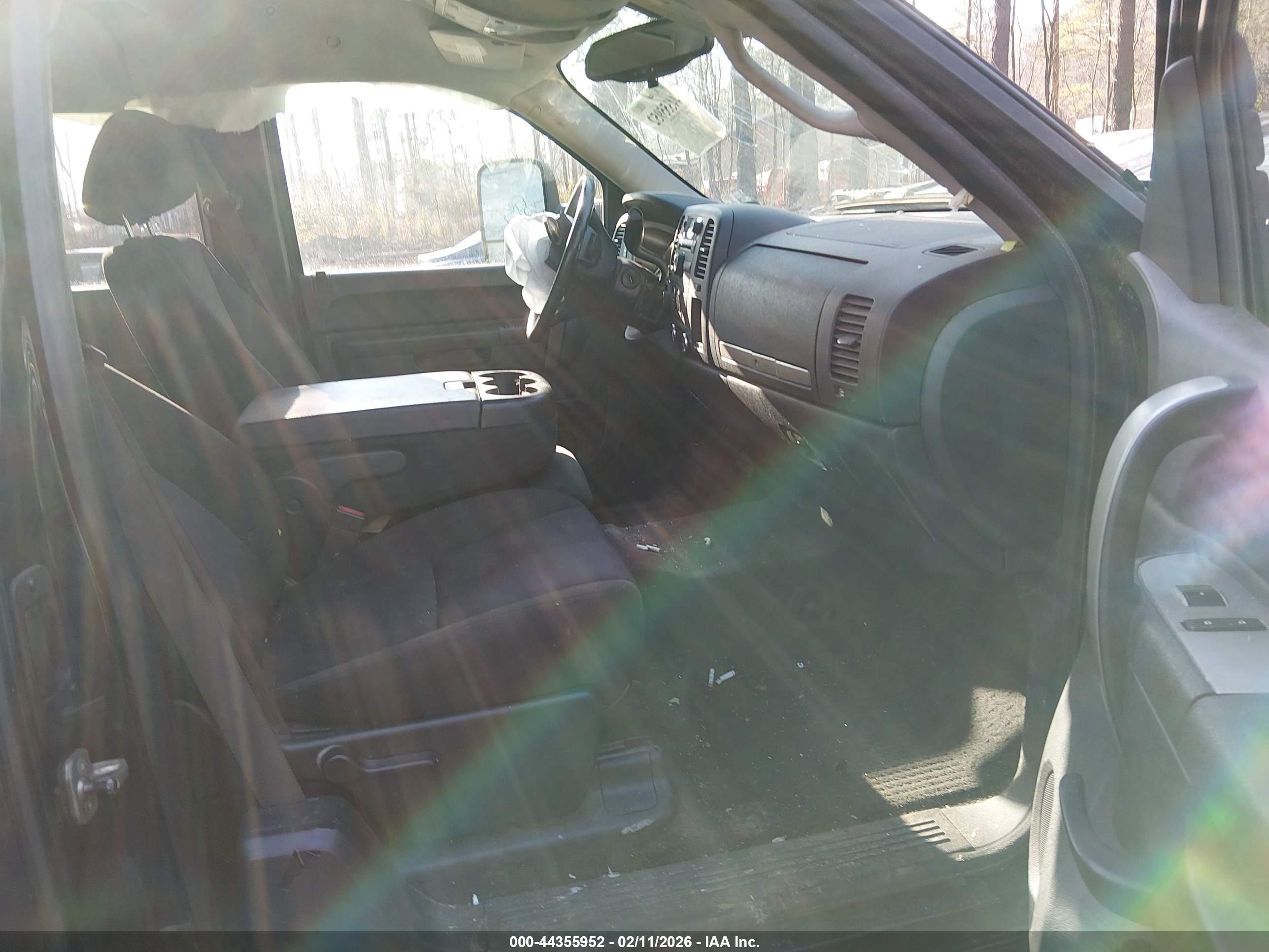 CHEVROLET SILVERADO image 5