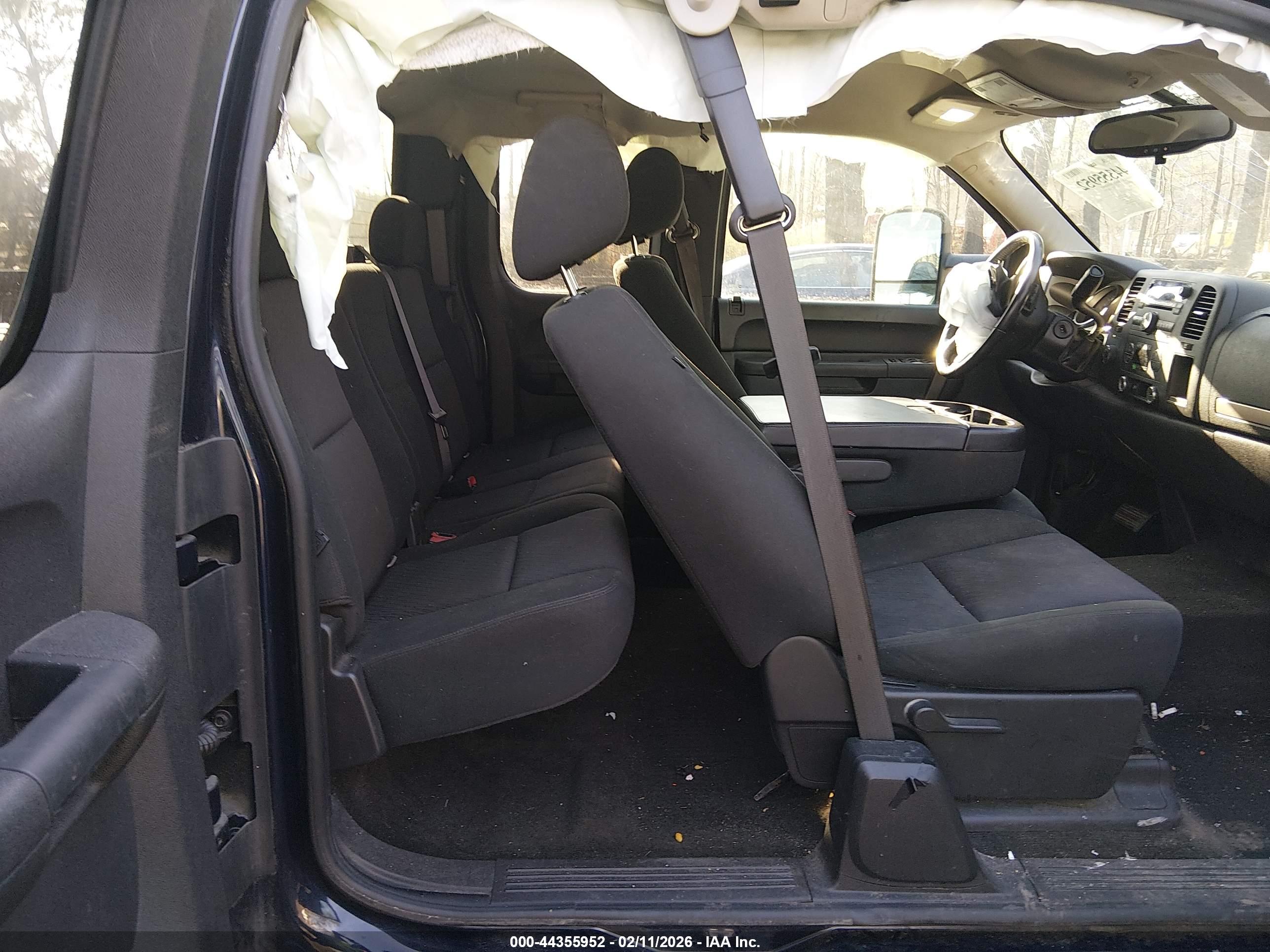 CHEVROLET SILVERADO image 8