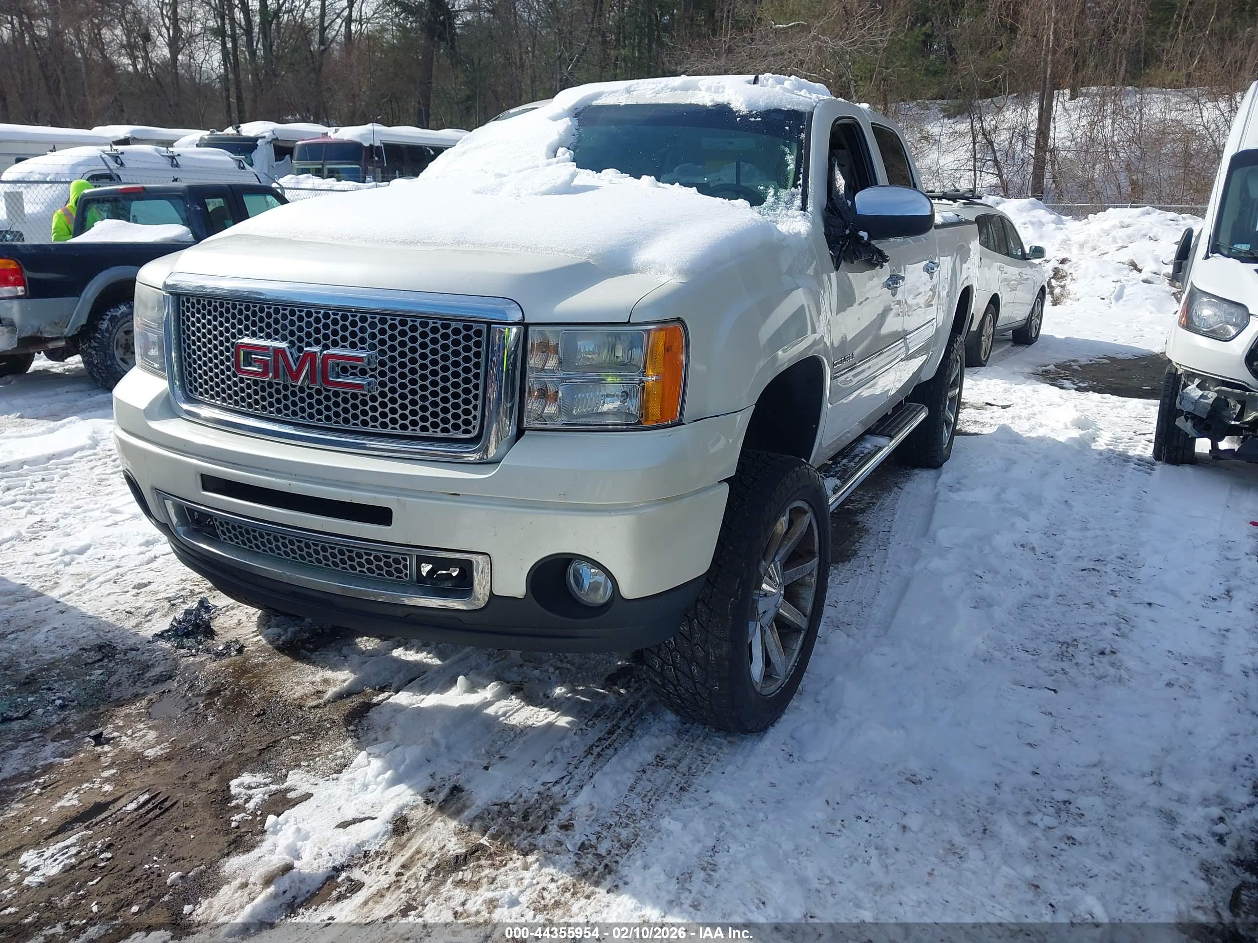 GMC SIERRA image 2