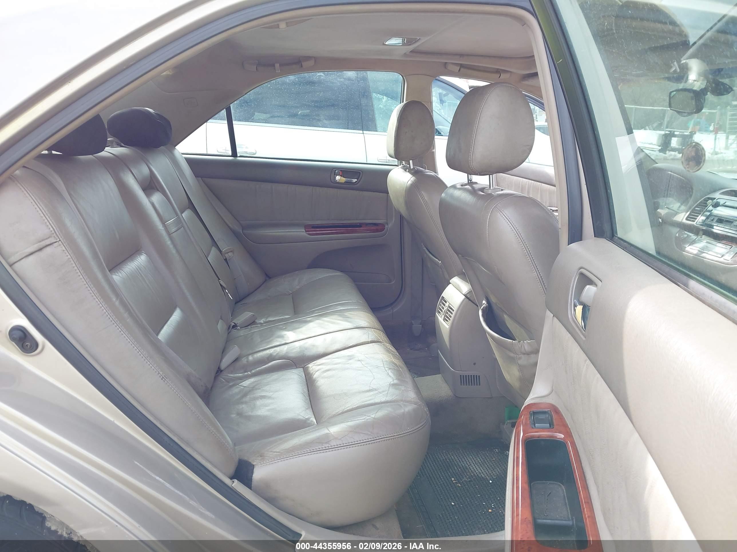 TOYOTA CAMRY image 8