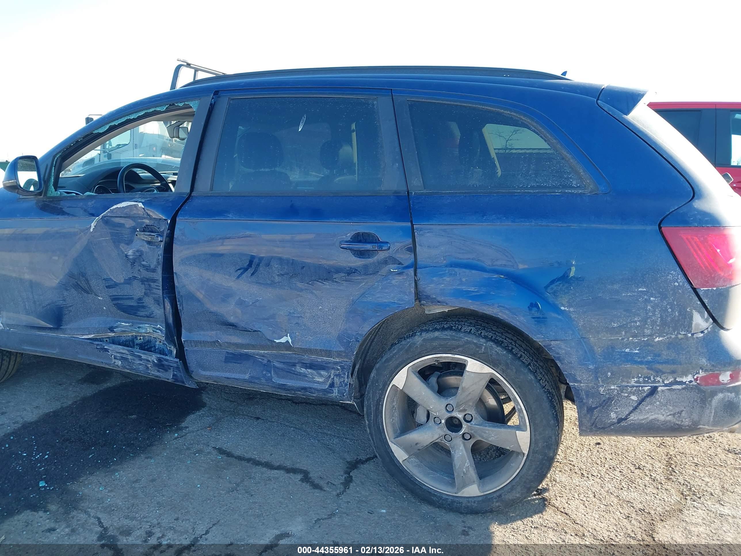 AUDI Q7 image 6