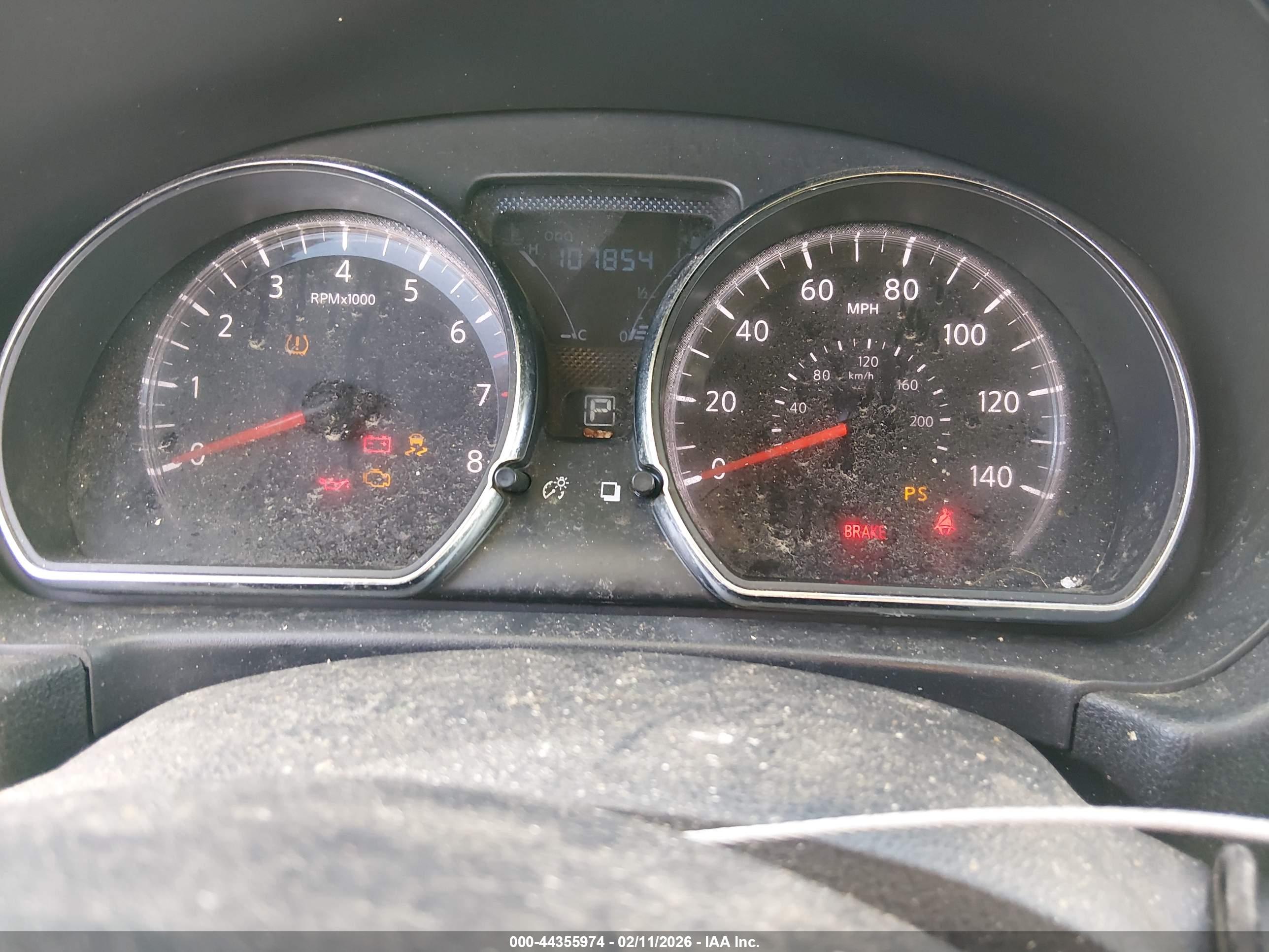 NISSAN VERSA image 7