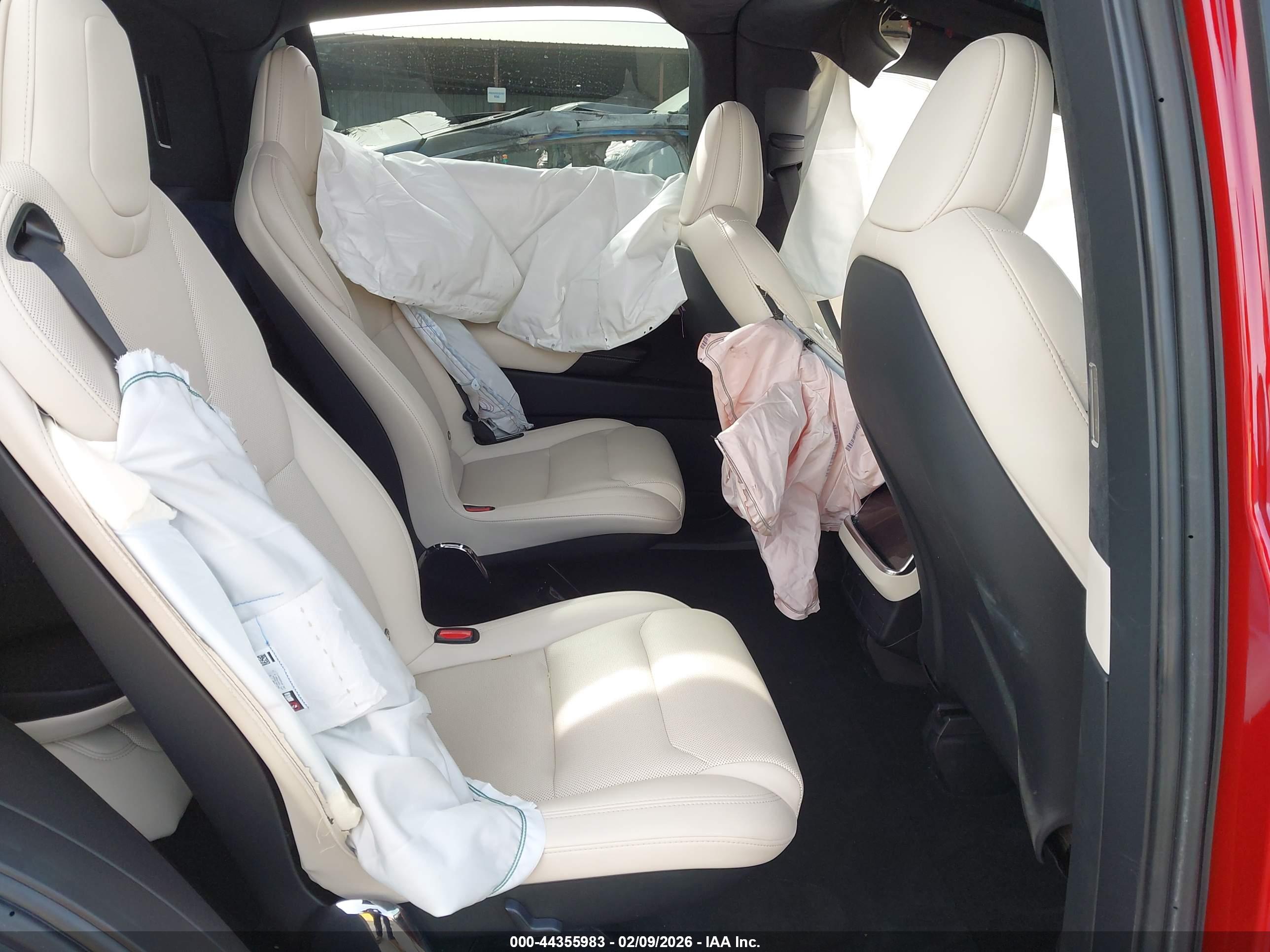 TESLA MODEL image 8