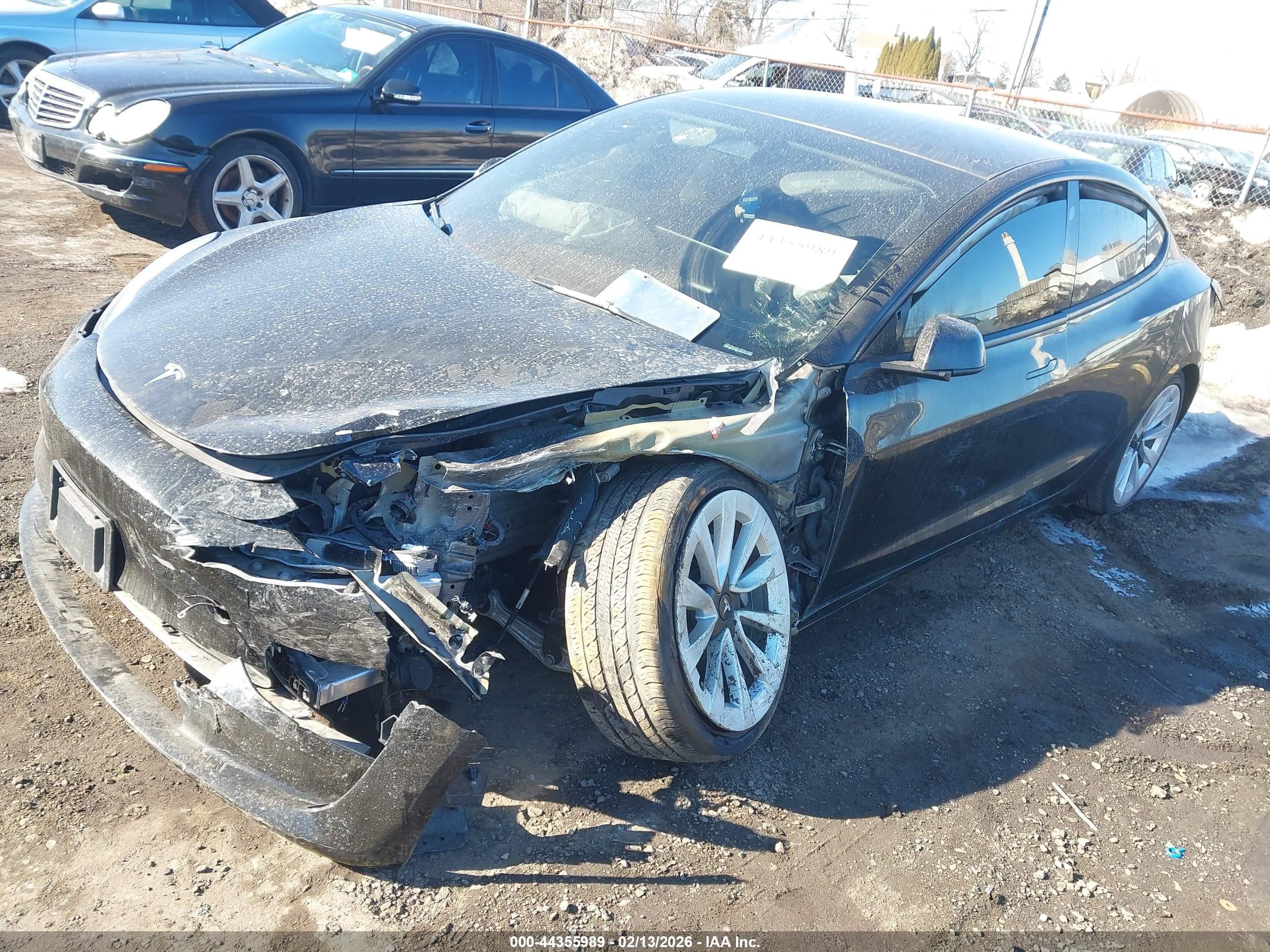 TESLA MODEL image 2