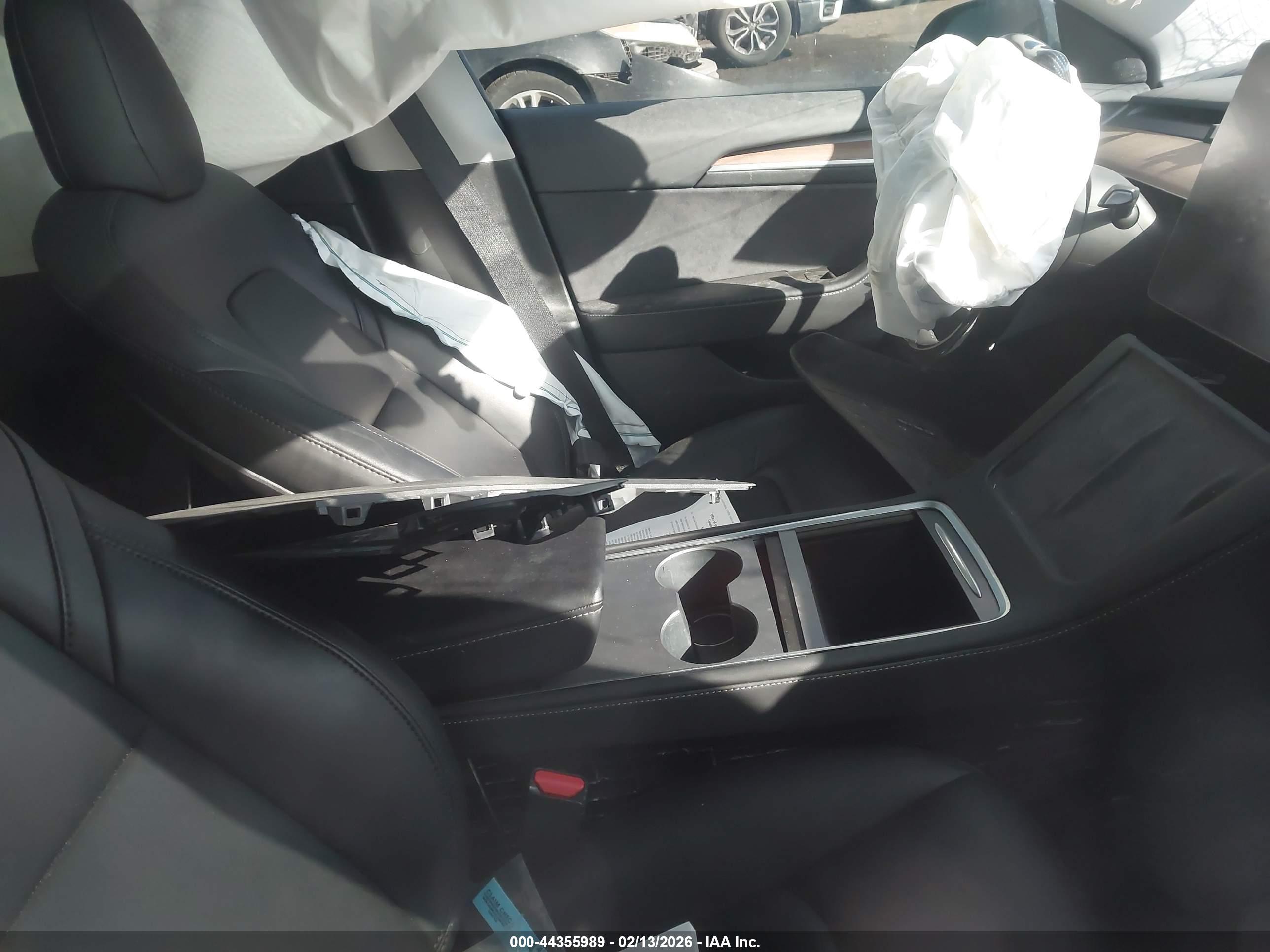 TESLA MODEL image 5