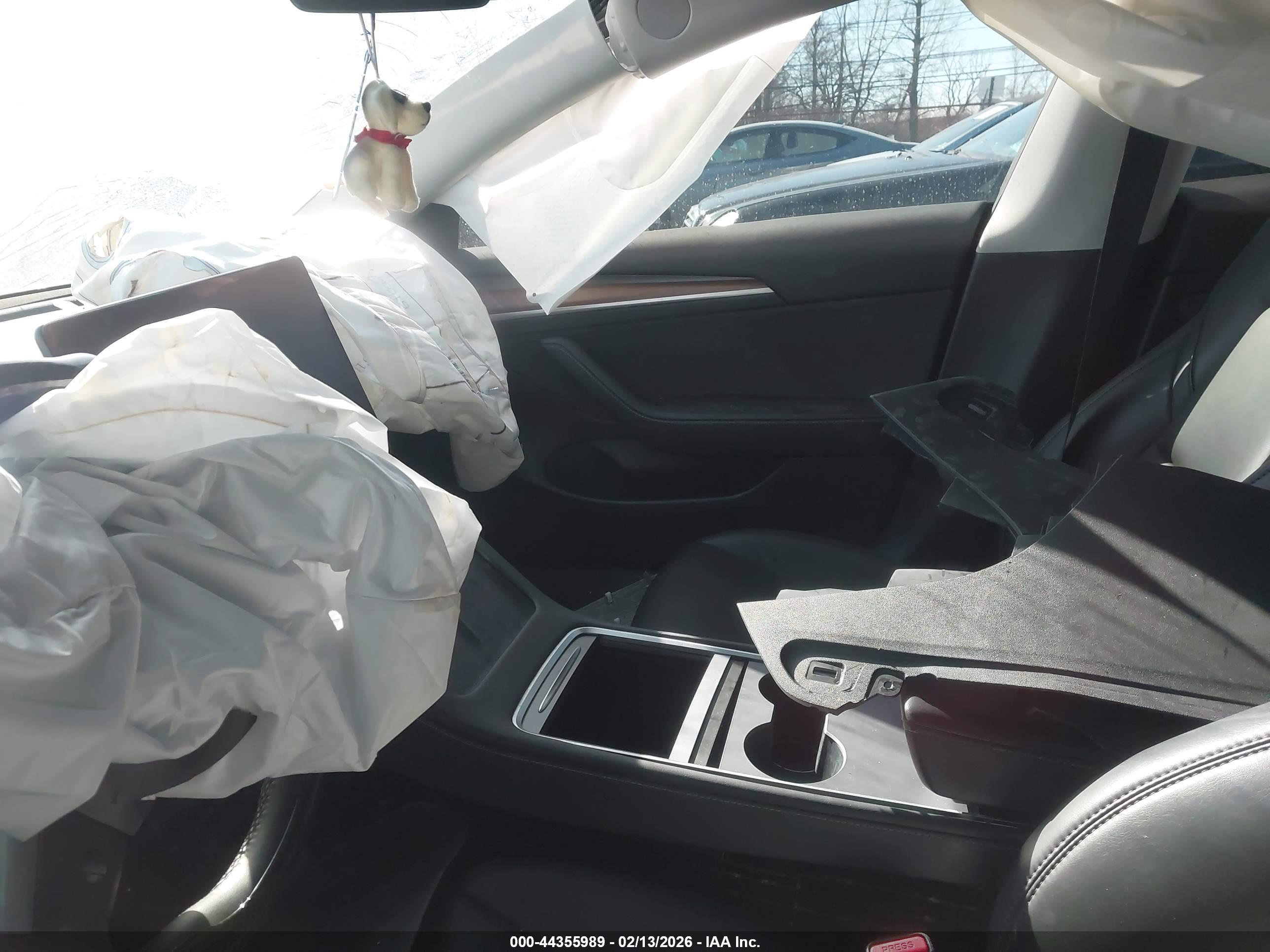 TESLA MODEL image 7