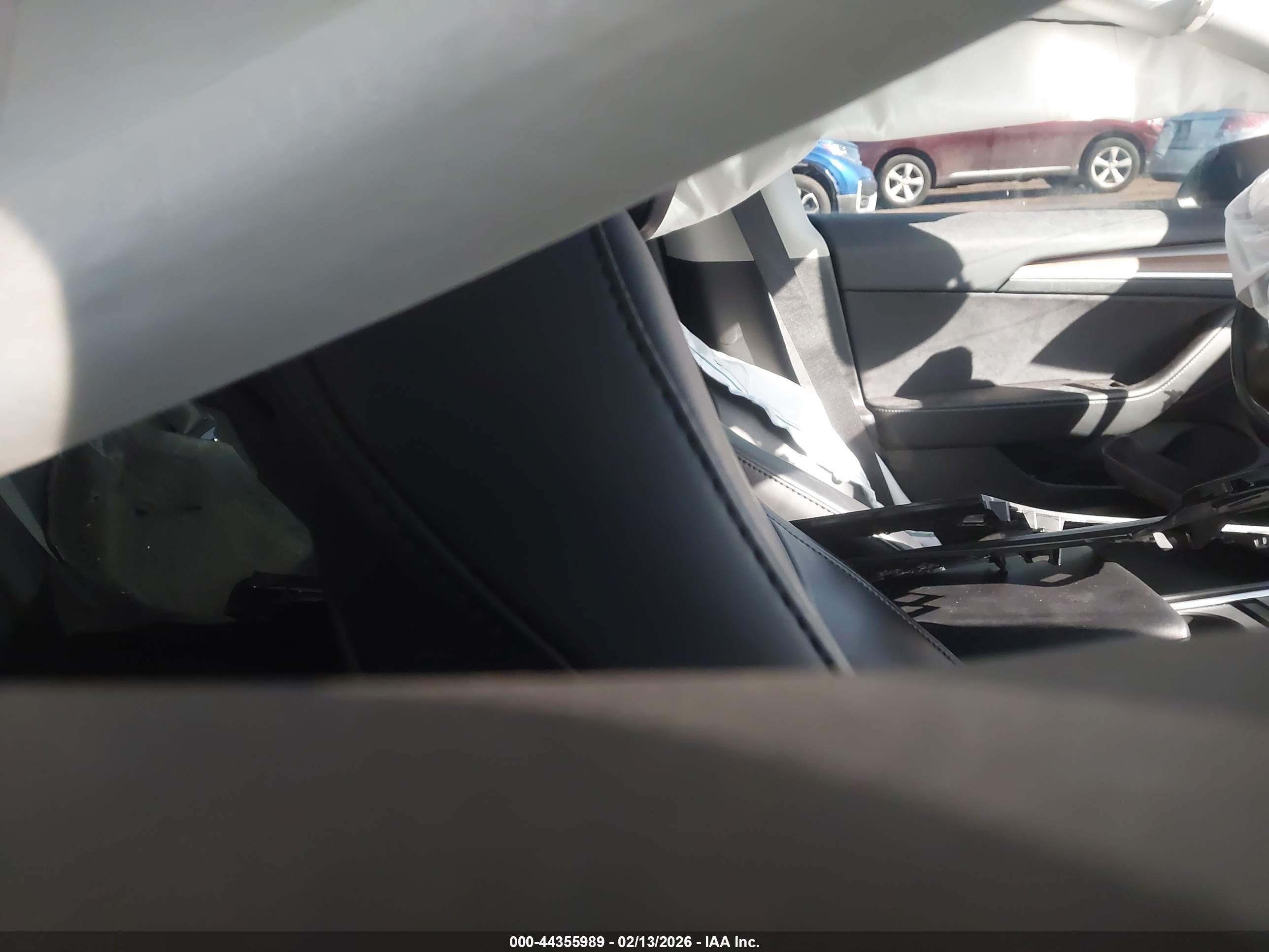 TESLA MODEL image 8