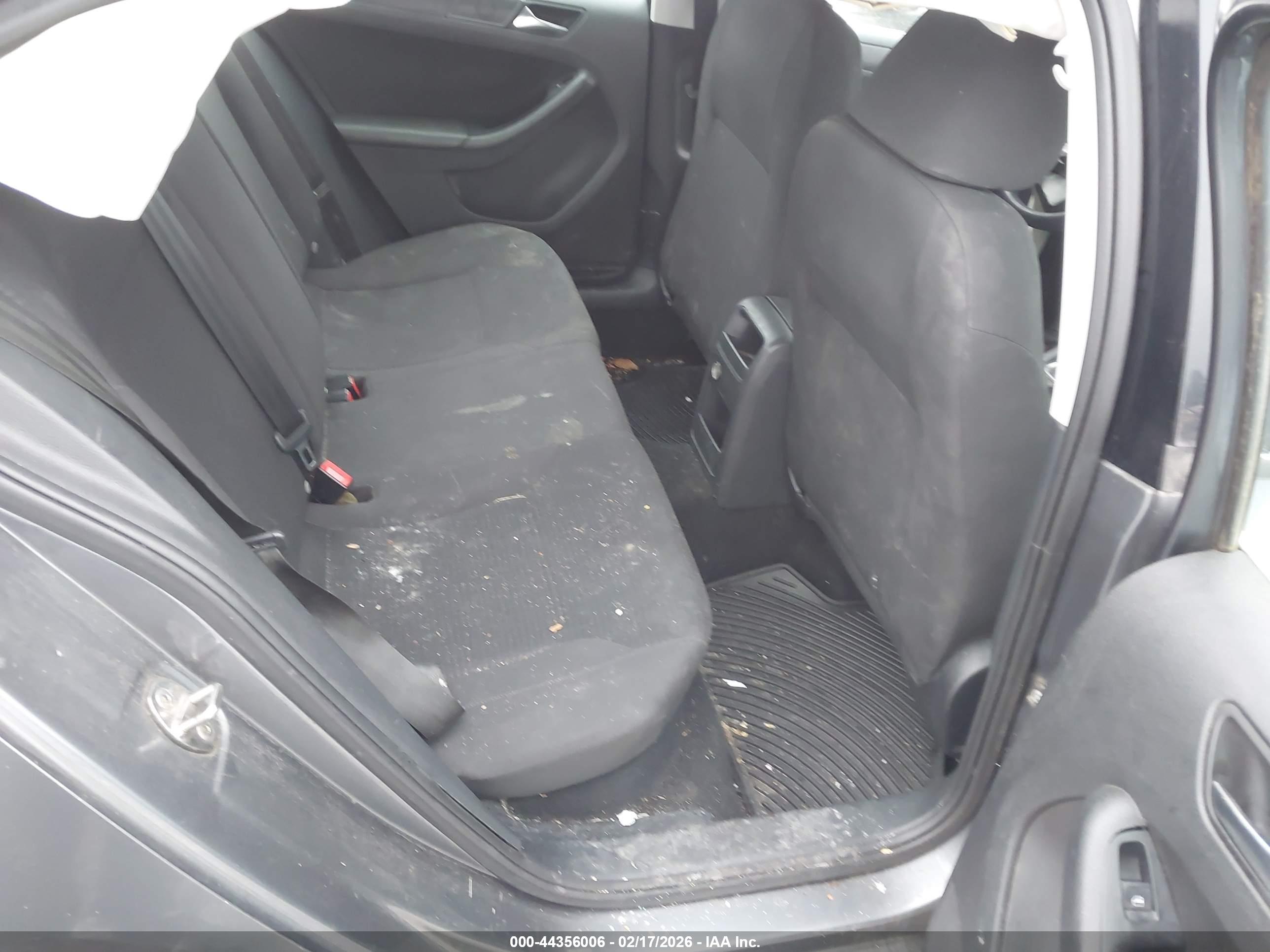 VOLKSWAGEN JETTA image 8