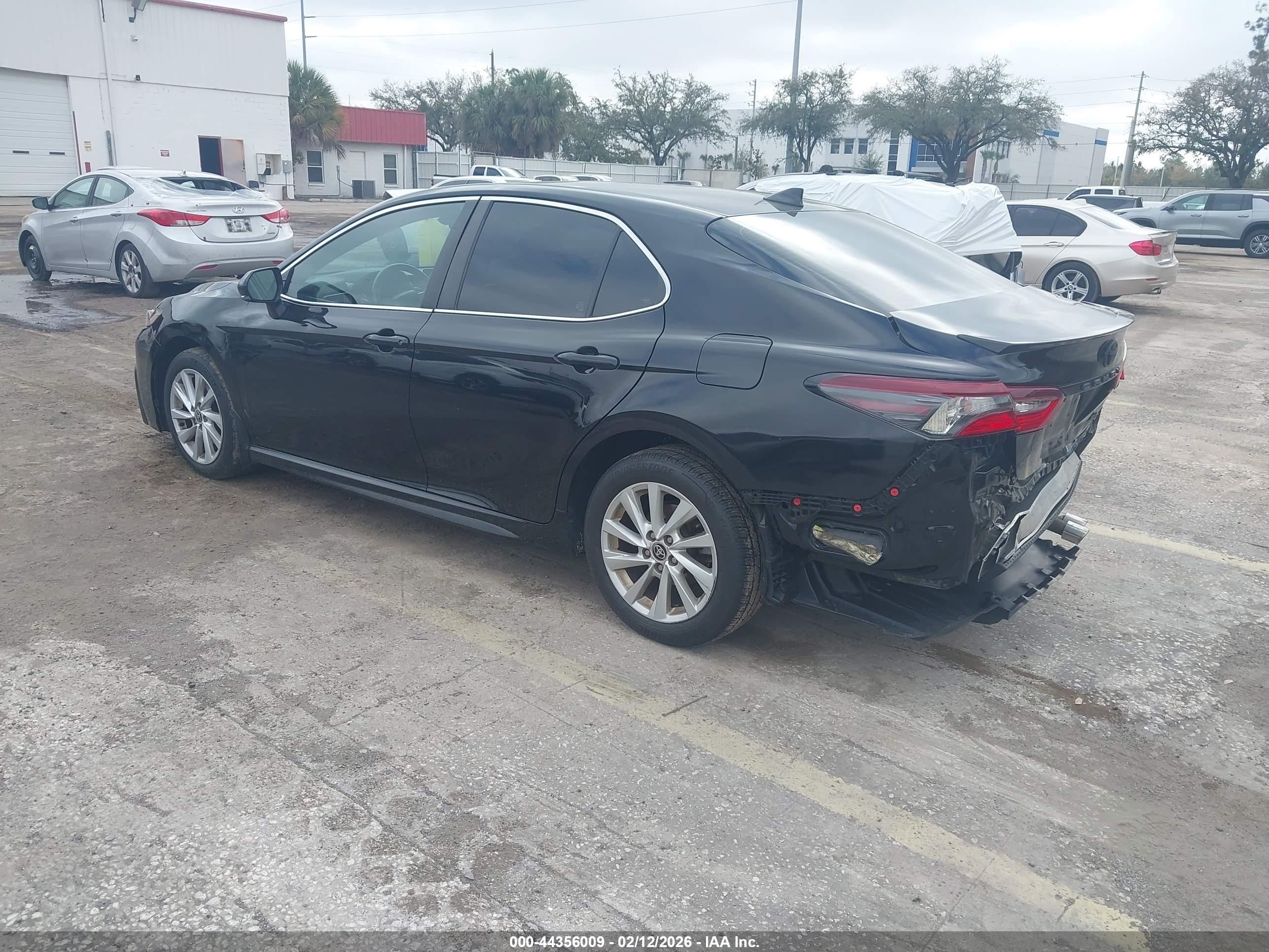 TOYOTA CAMRY image 3
