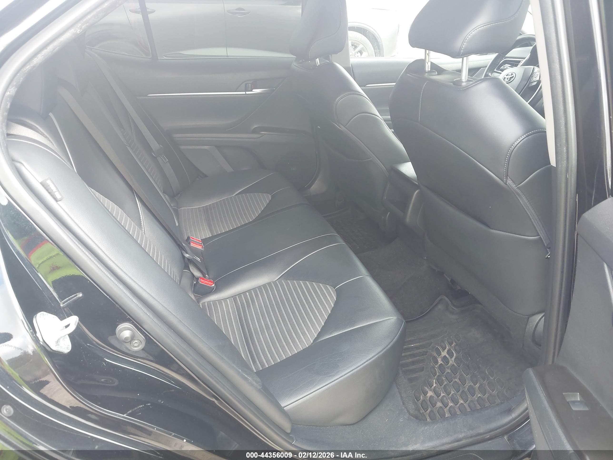 TOYOTA CAMRY image 8