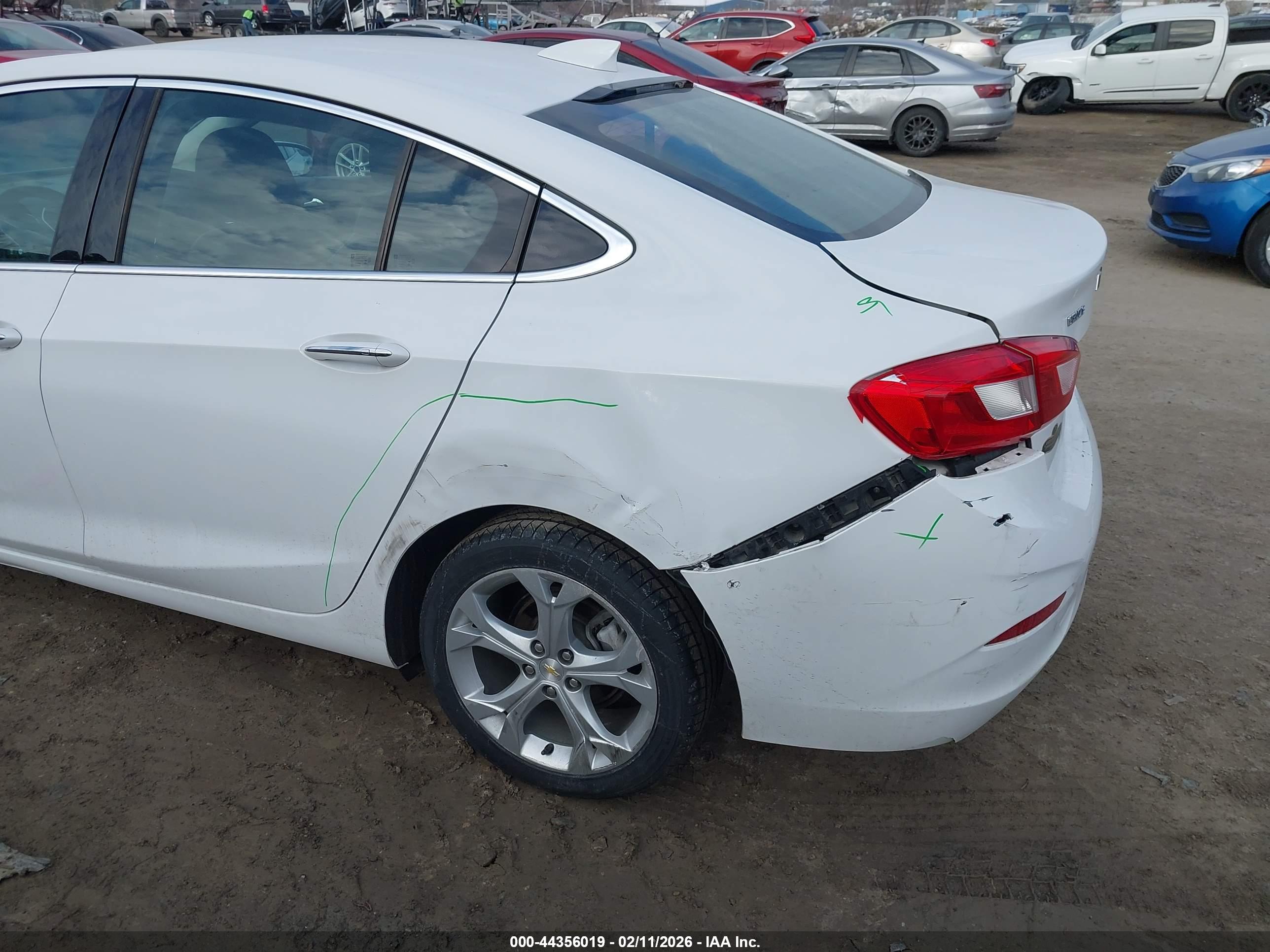 CHEVROLET CRUZE image 6
