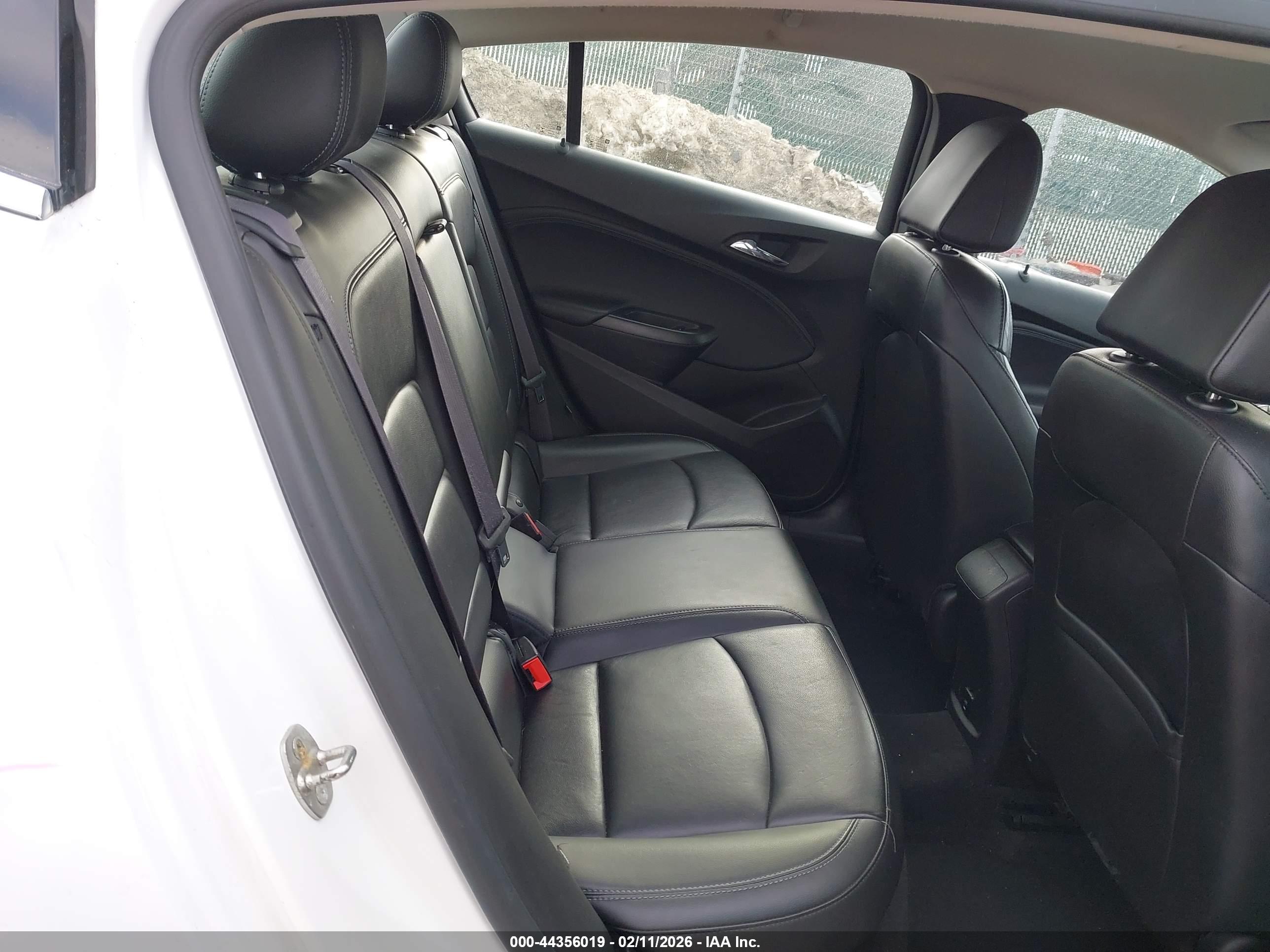 CHEVROLET CRUZE image 8