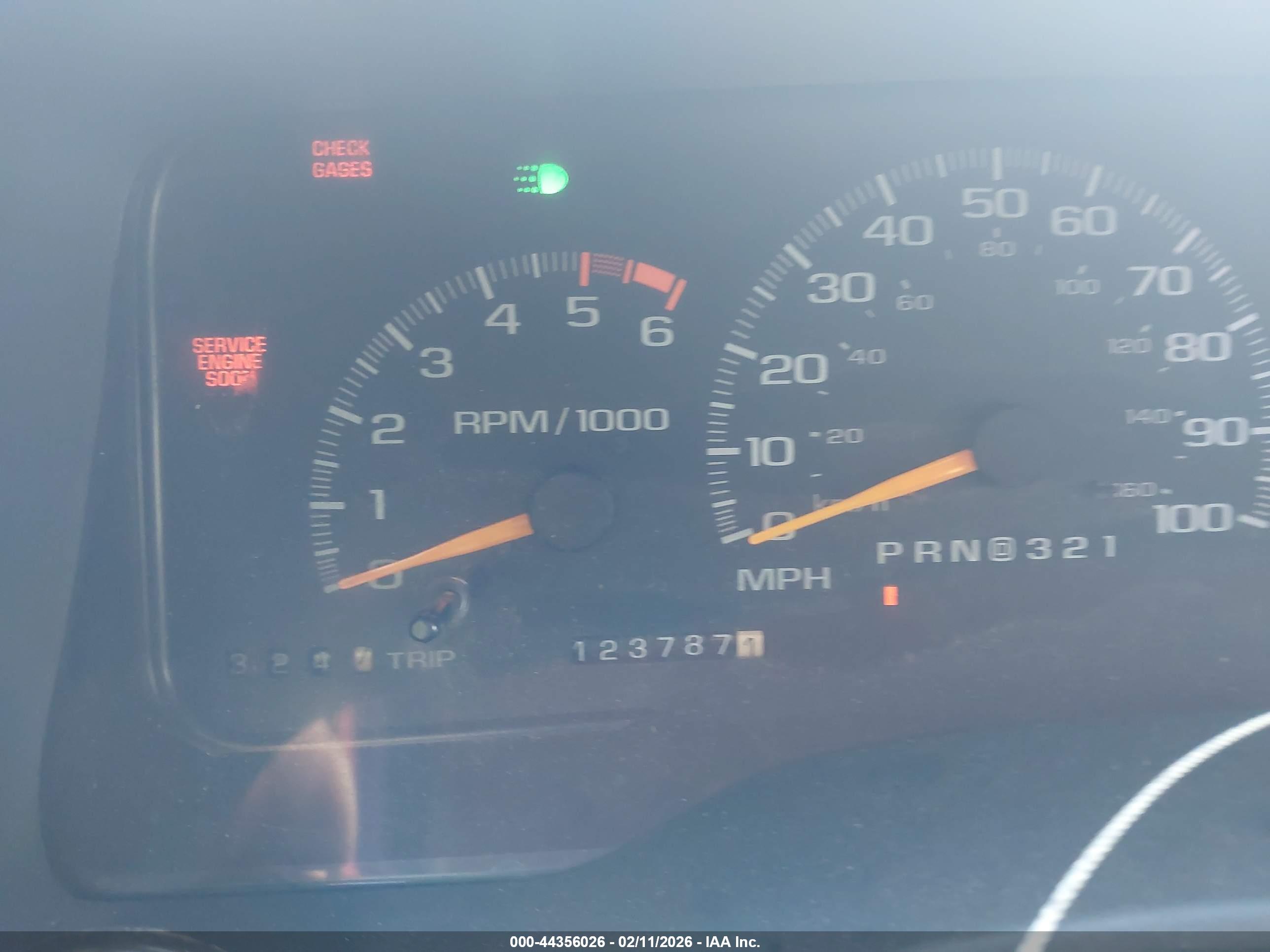 CHEVROLET GMT-400 image 7