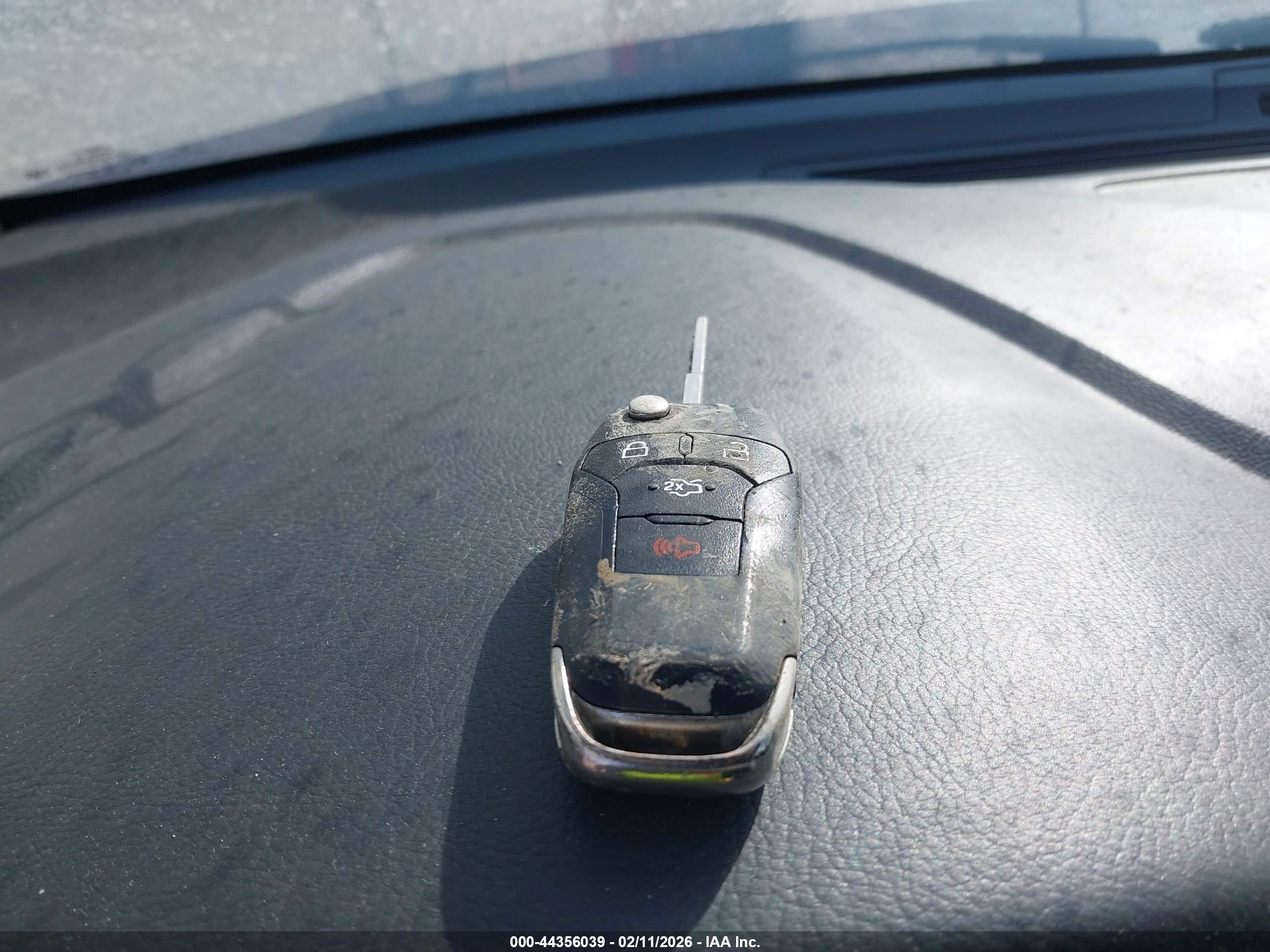 FORD FUSION image 11