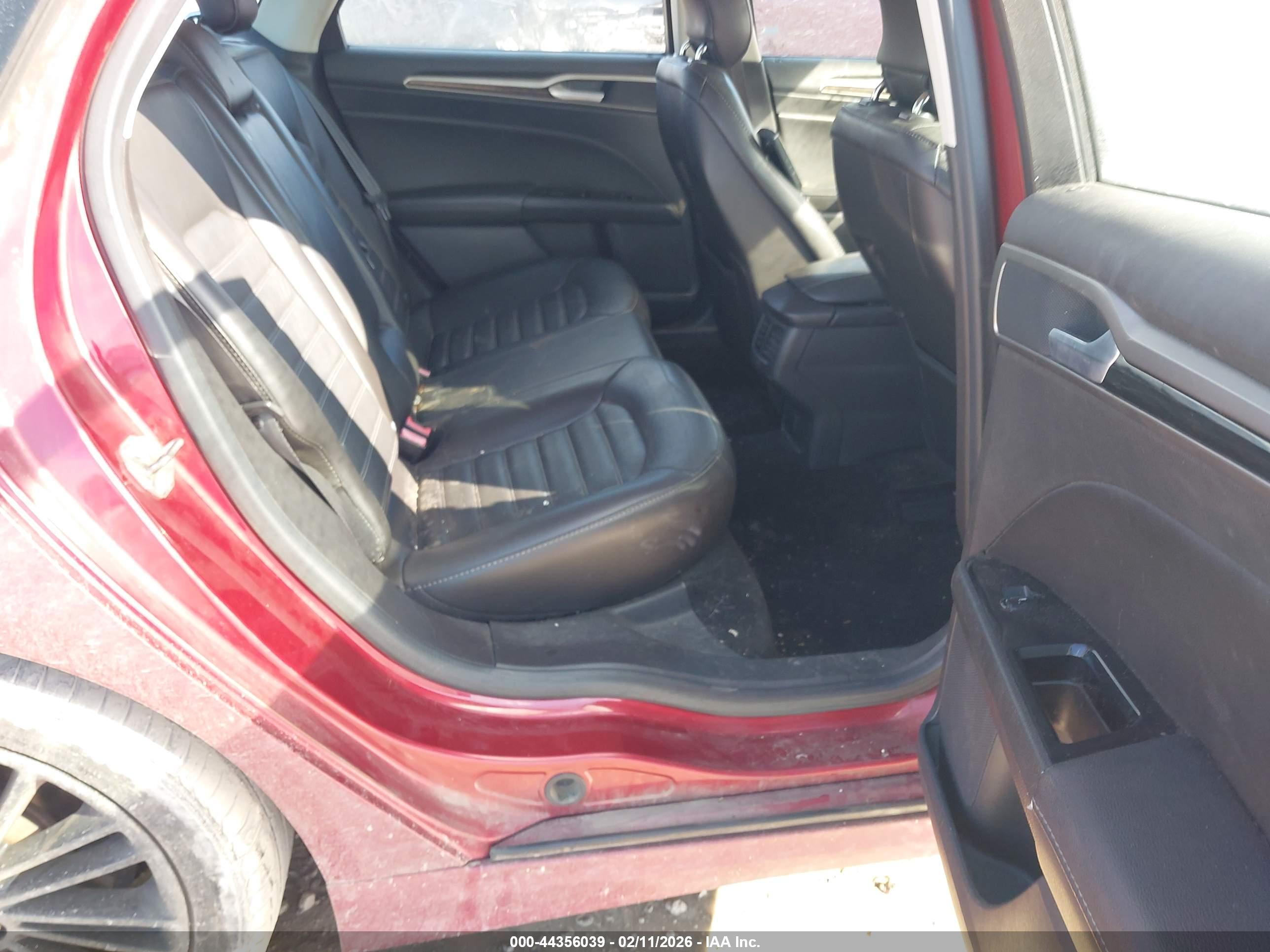 FORD FUSION image 8