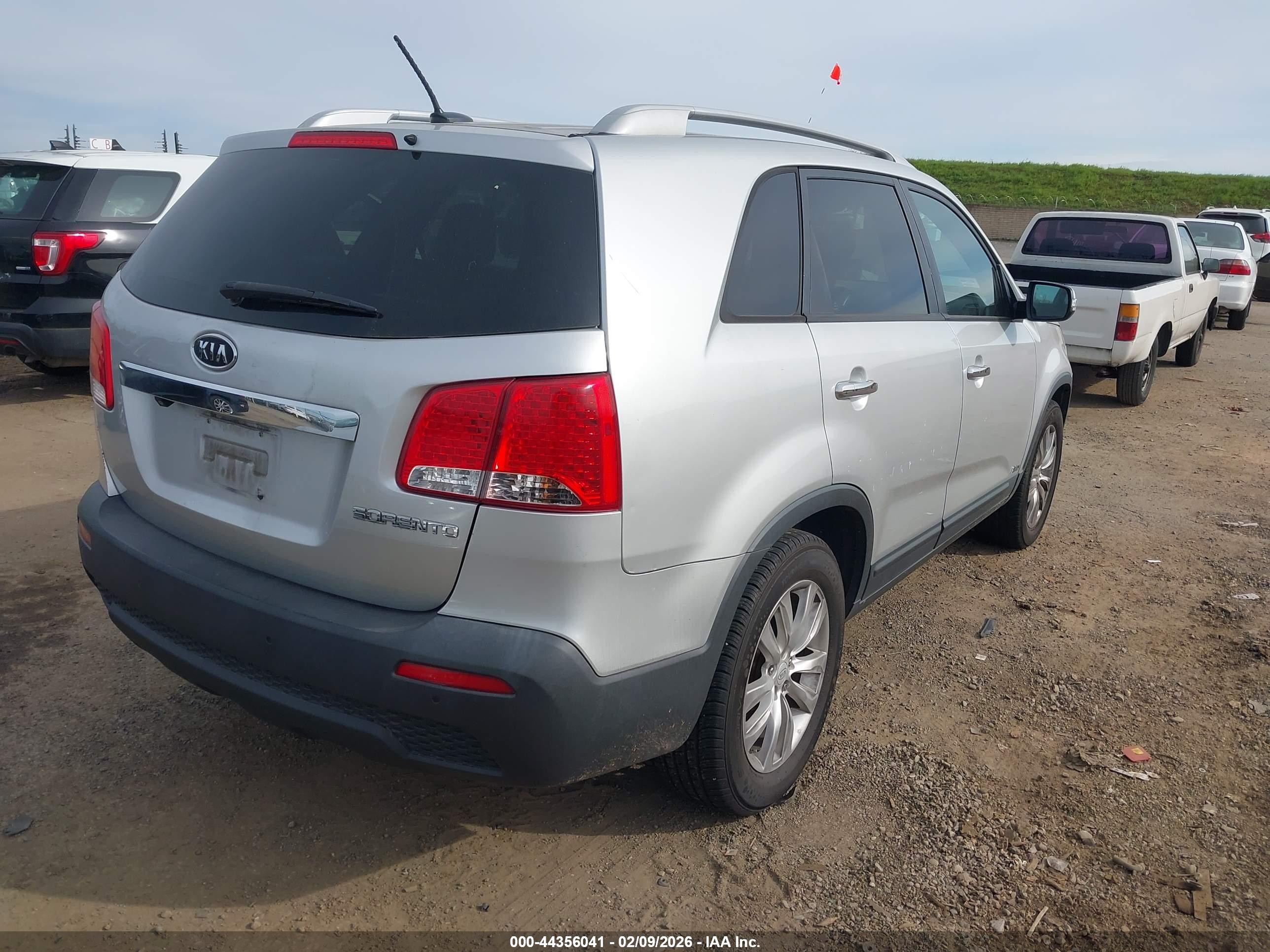 KIA SORENTO image 4