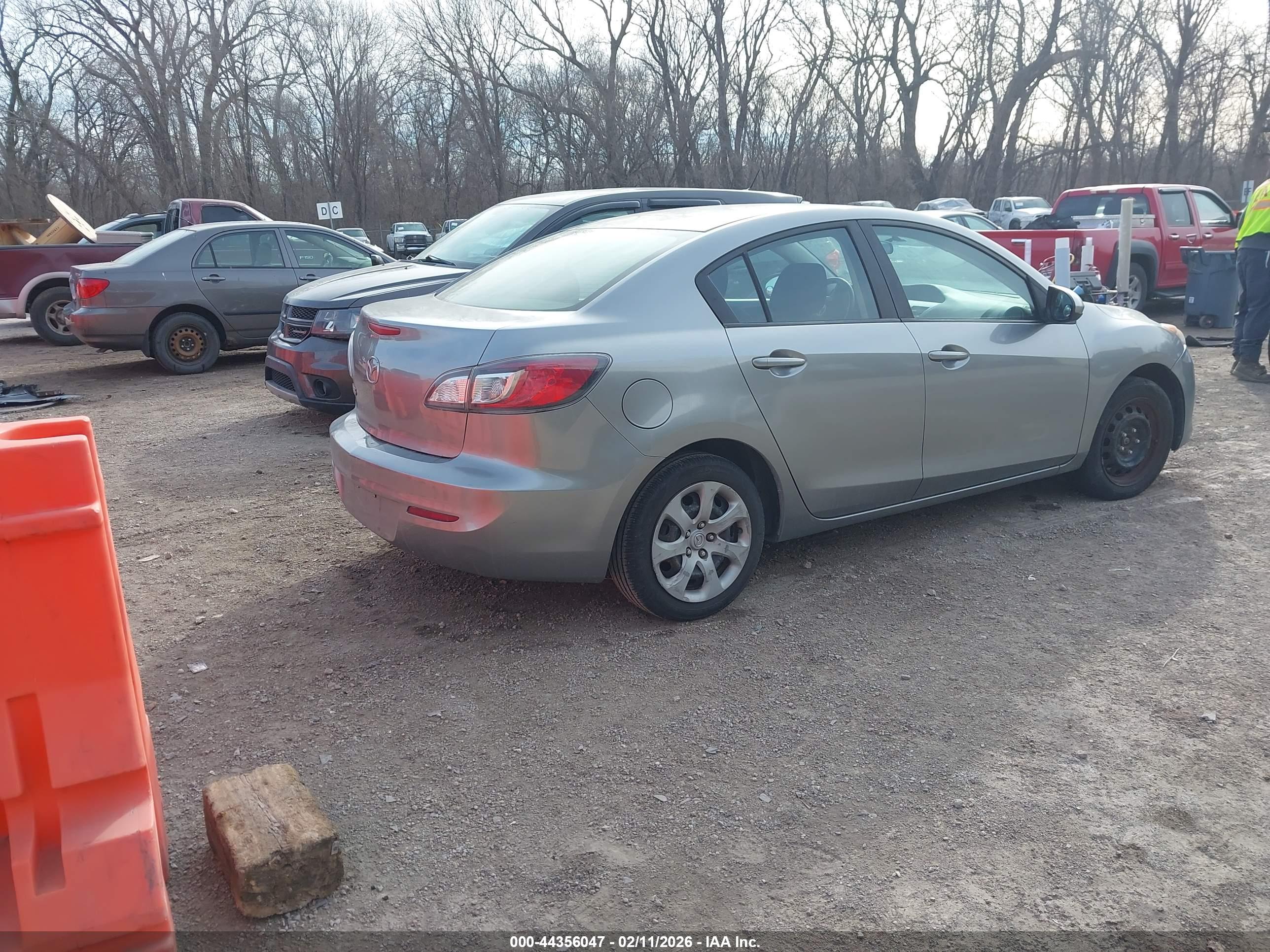 MAZDA MAZDA3 image 4