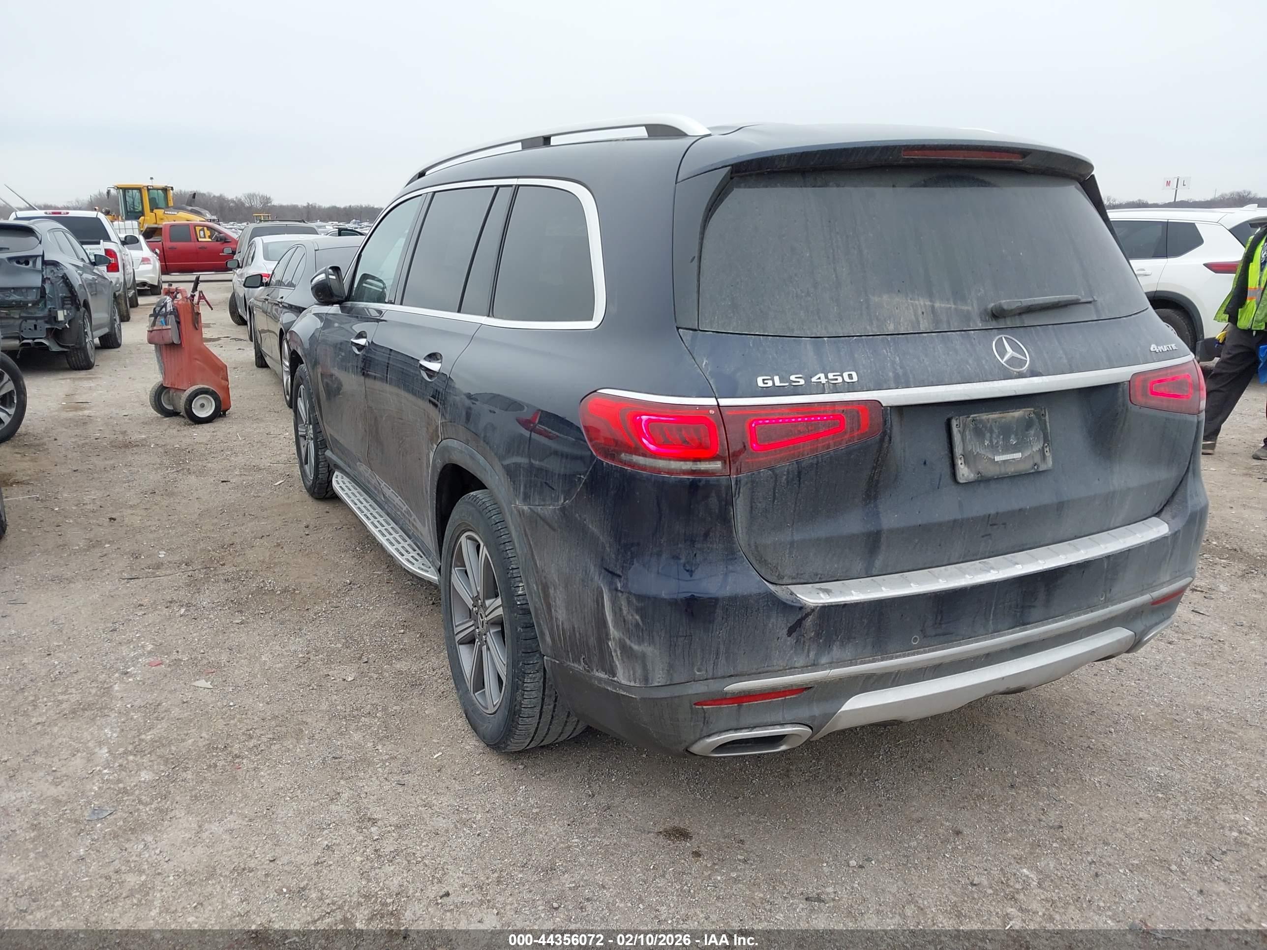MERCEDES-BENZ GLS image 3