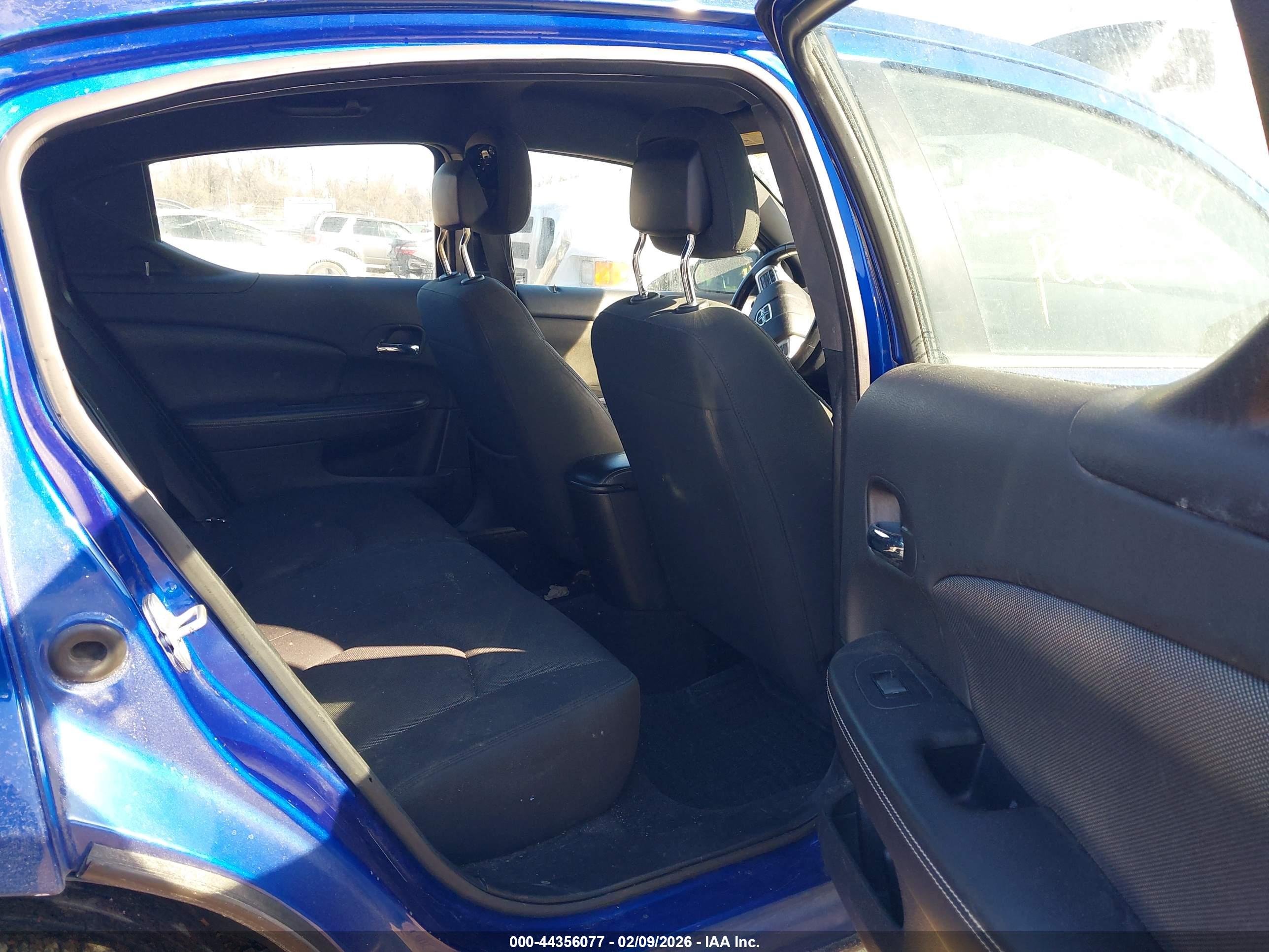 DODGE AVENGER image 8