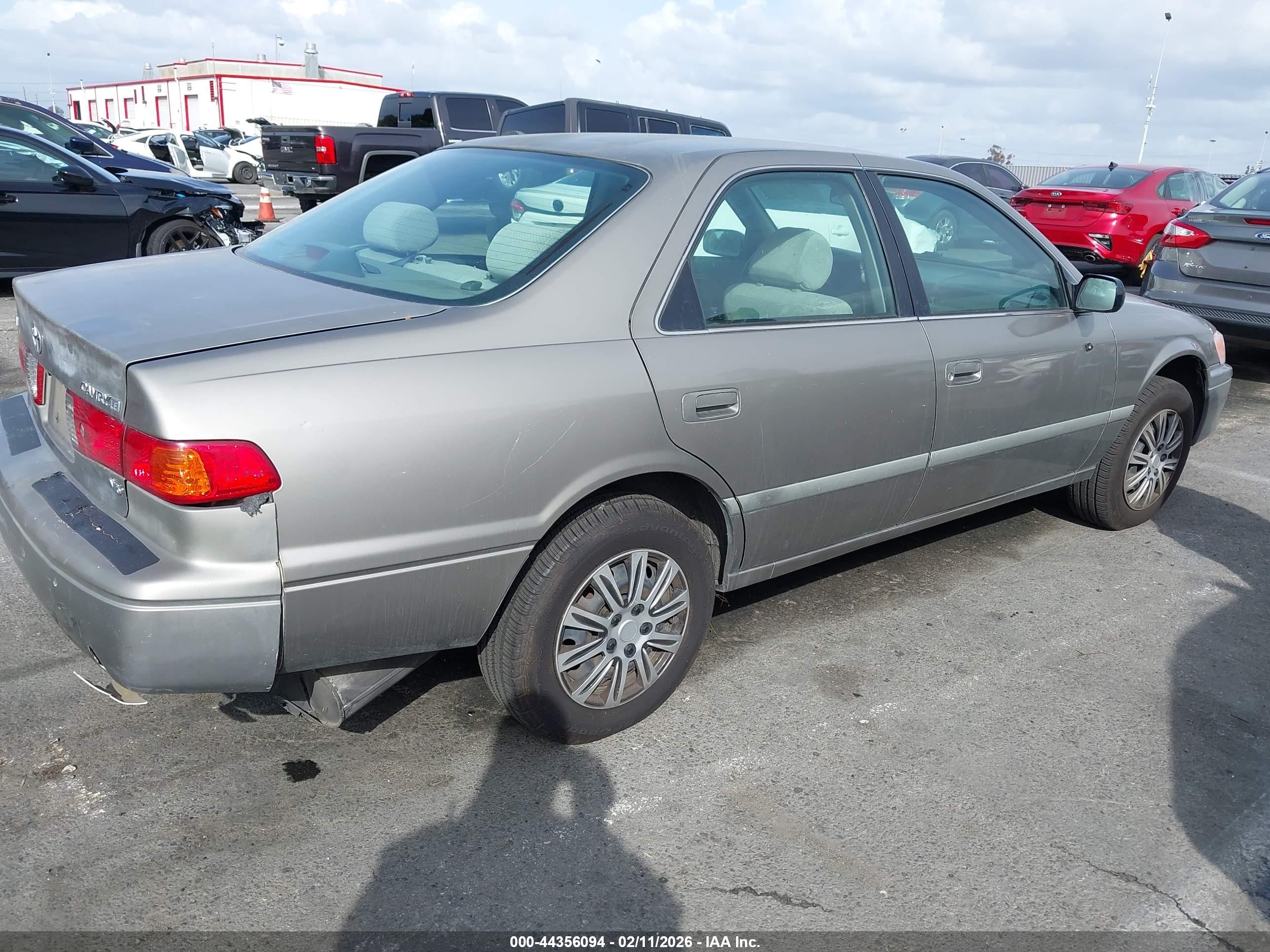 TOYOTA CAMRY image 4