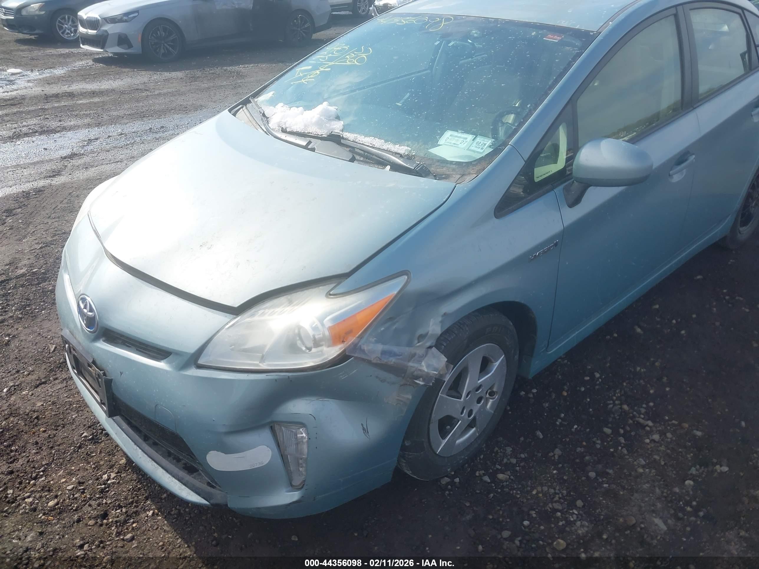 TOYOTA PRIUS image 6
