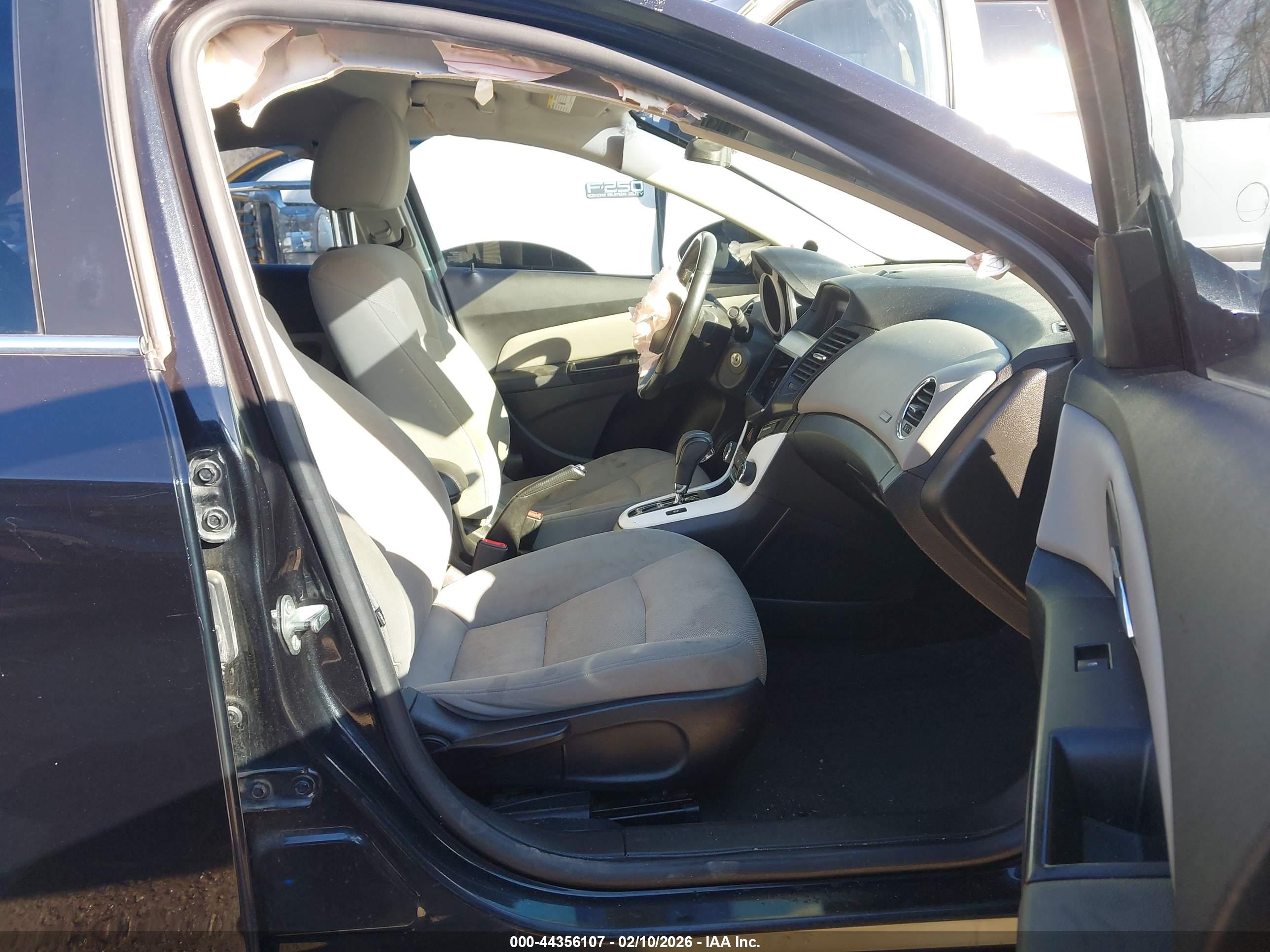 CHEVROLET CRUZE image 5