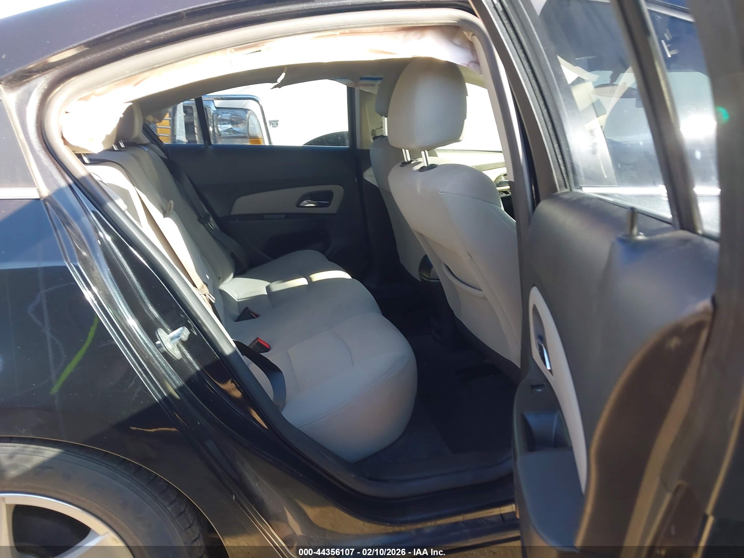 CHEVROLET CRUZE image 8