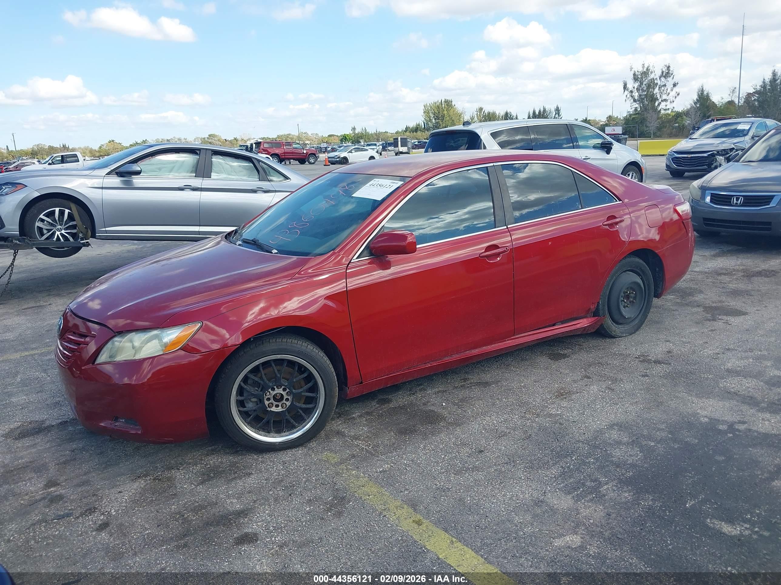 TOYOTA CAMRY image 2