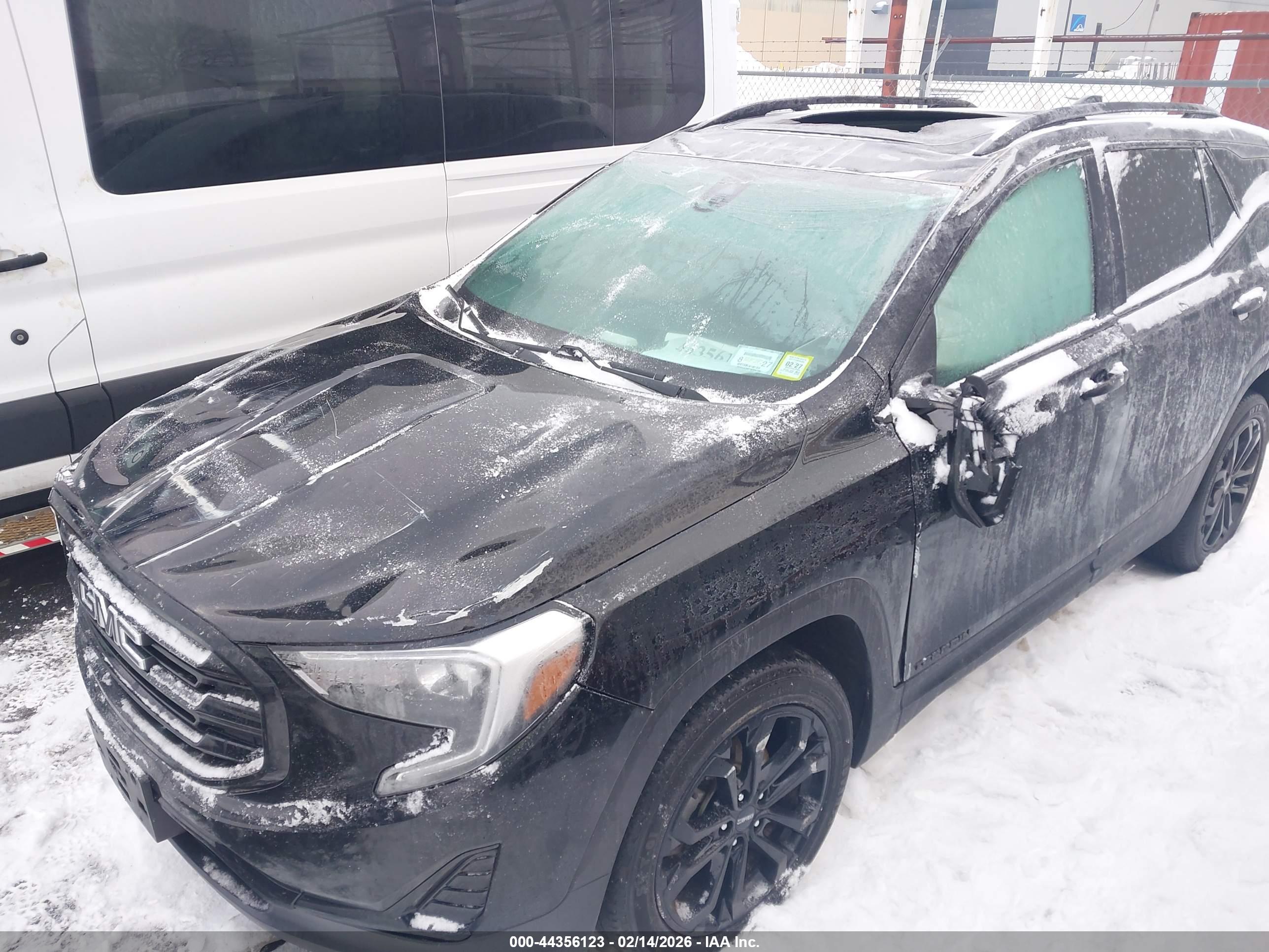 GMC TERRAIN image 6