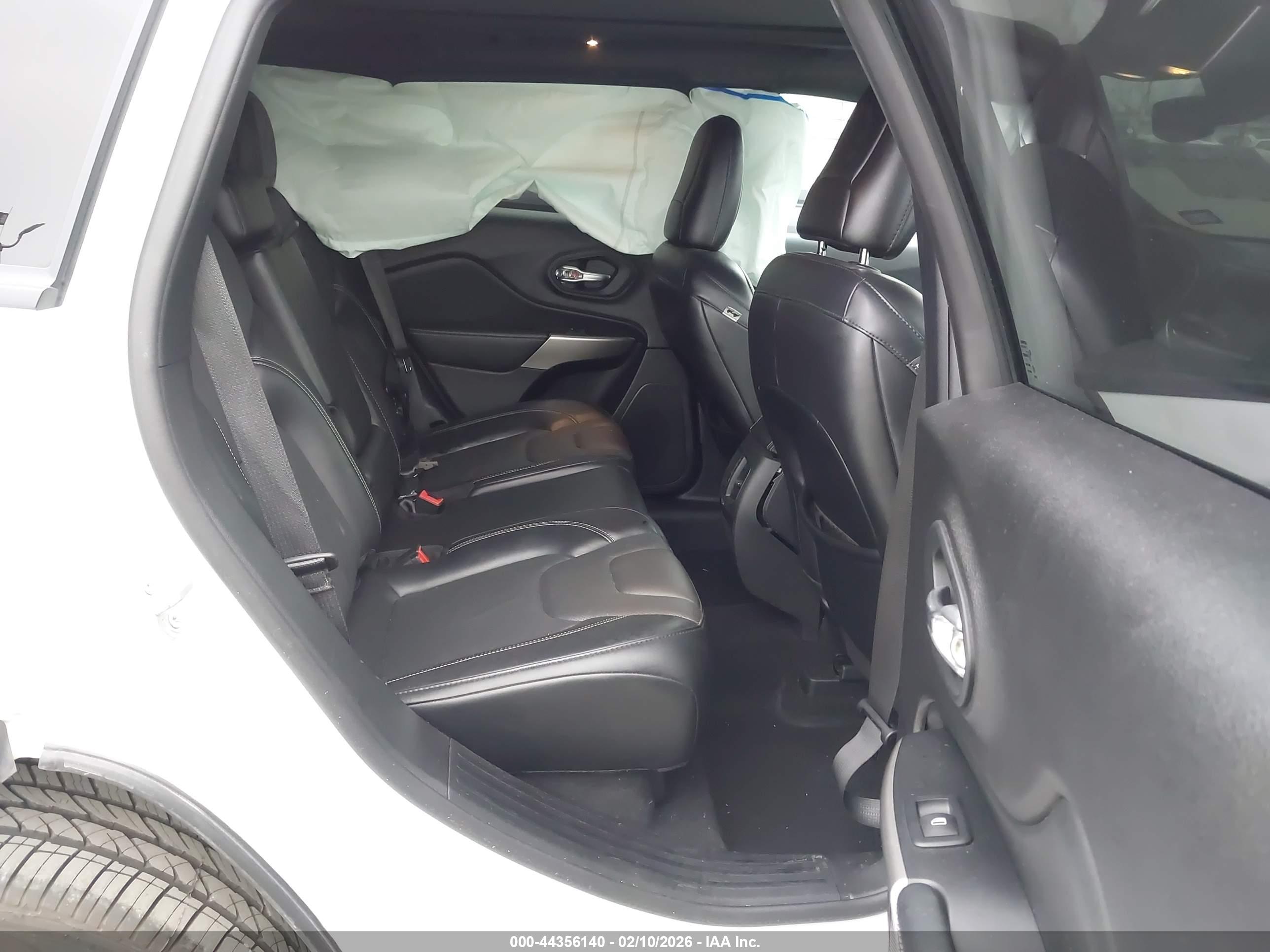 JEEP CHEROKEE image 8