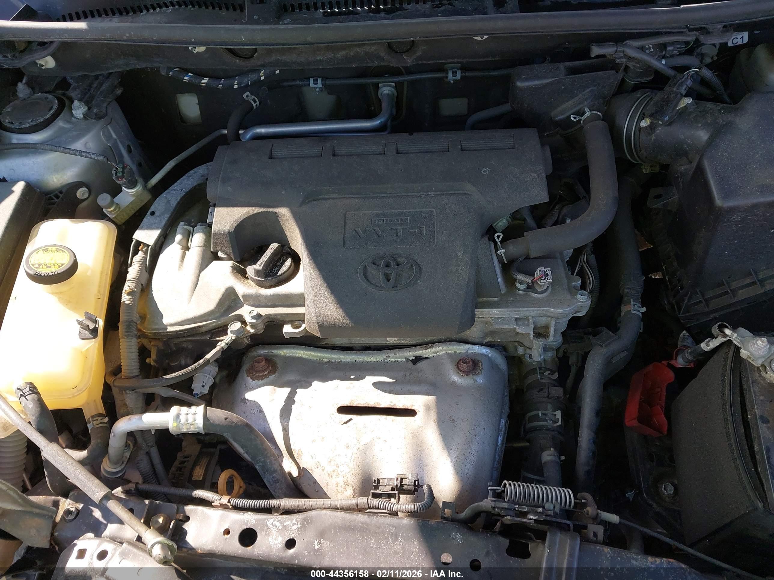 TOYOTA RAV4 image 10