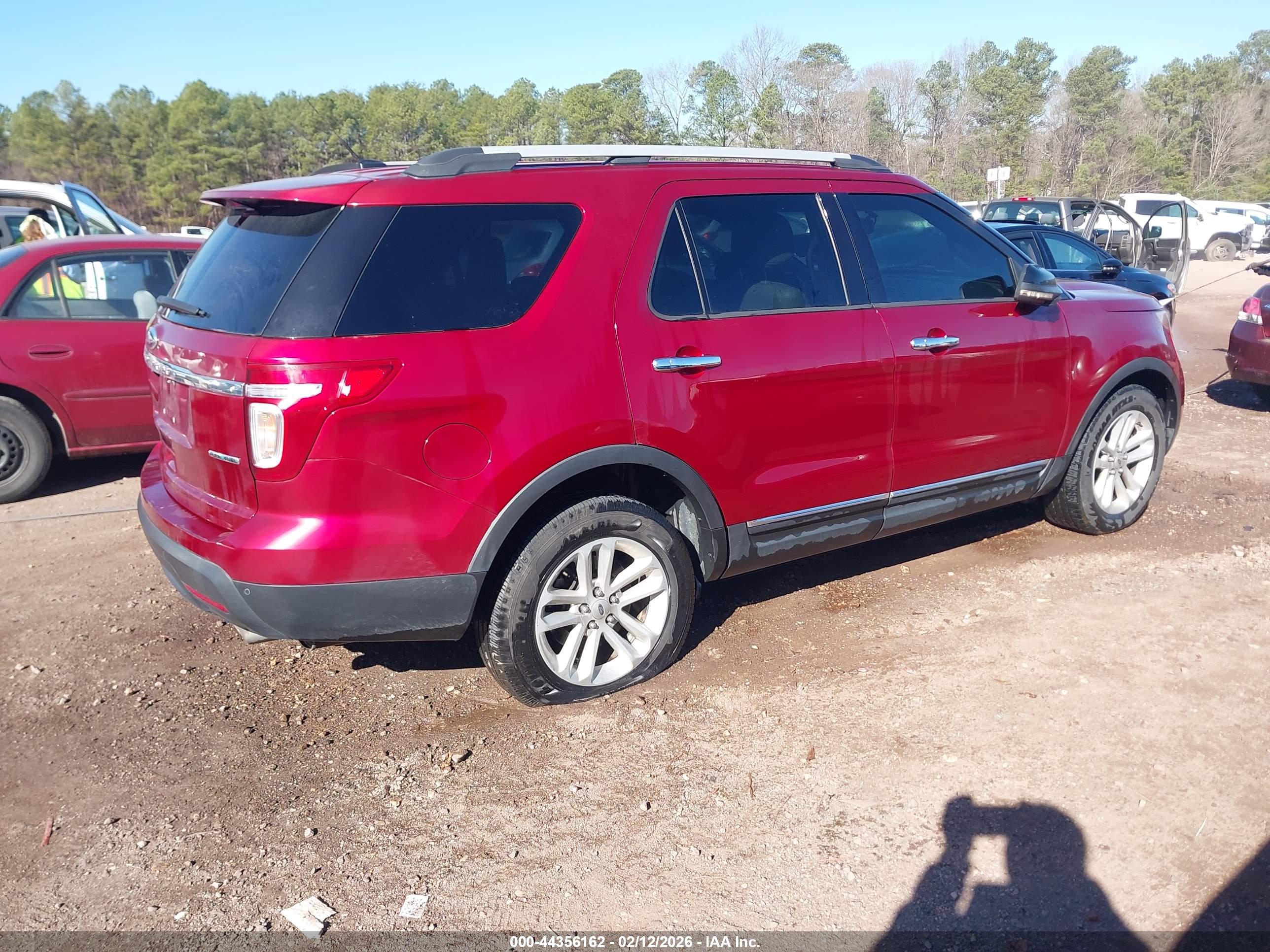 FORD EXPLORER image 4