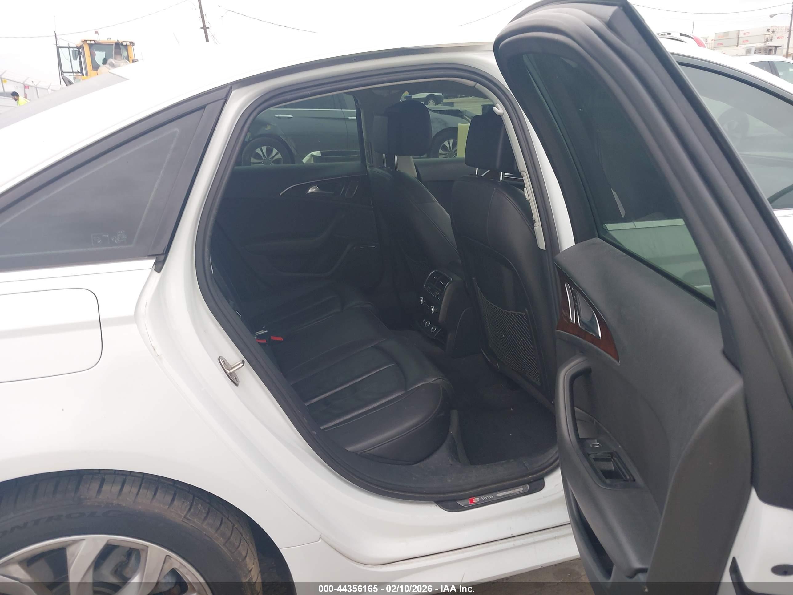 AUDI A6 image 8