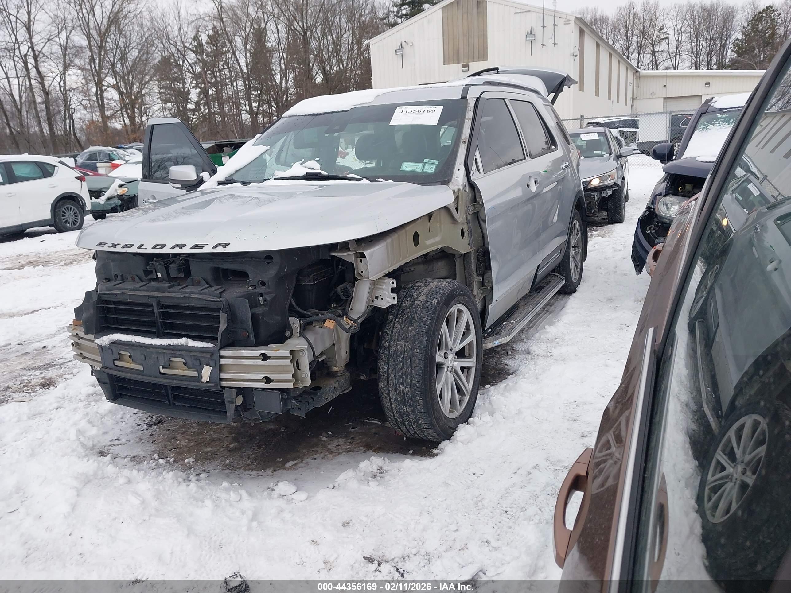 FORD EXPLORER image 2