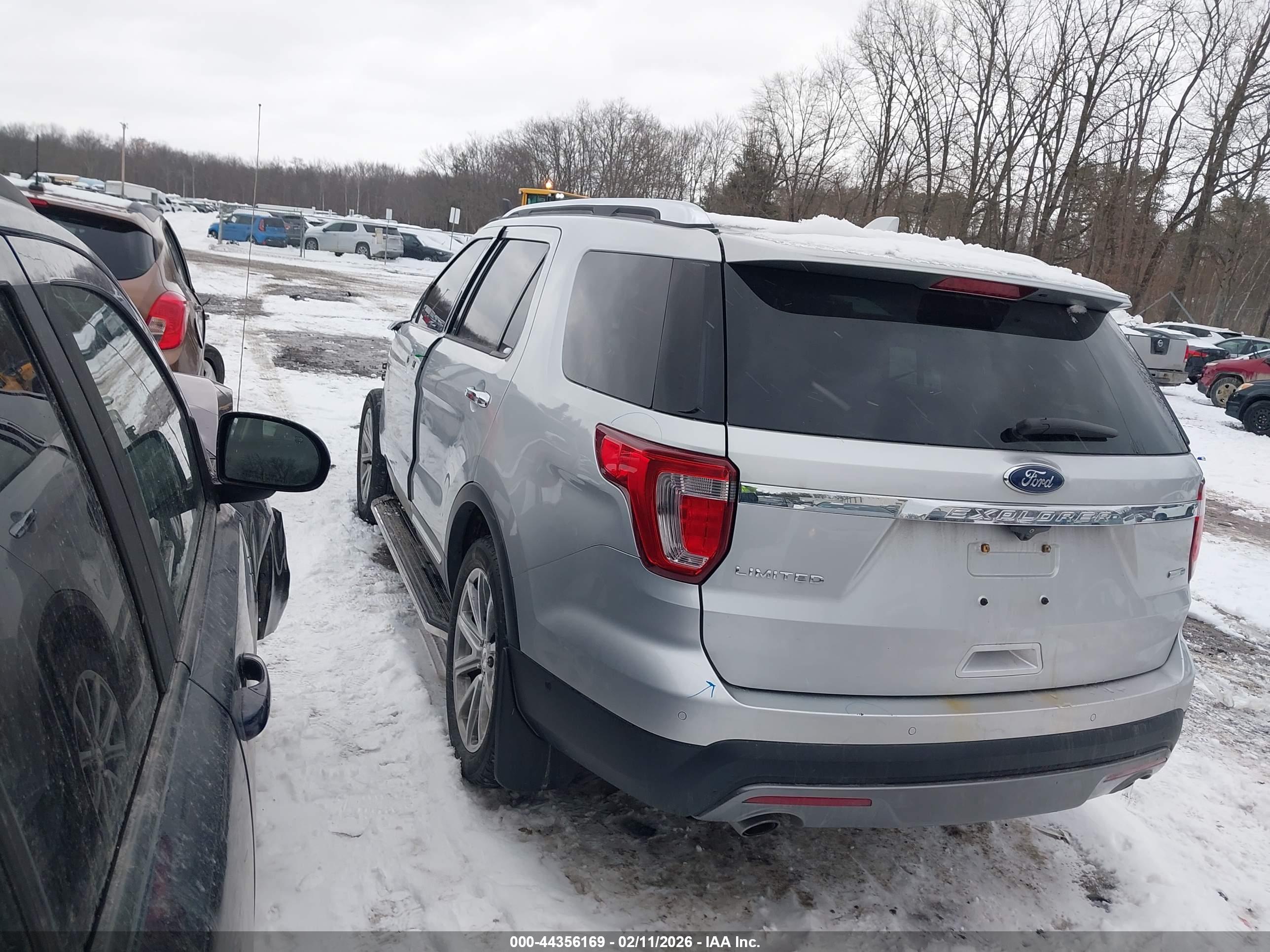 FORD EXPLORER image 3