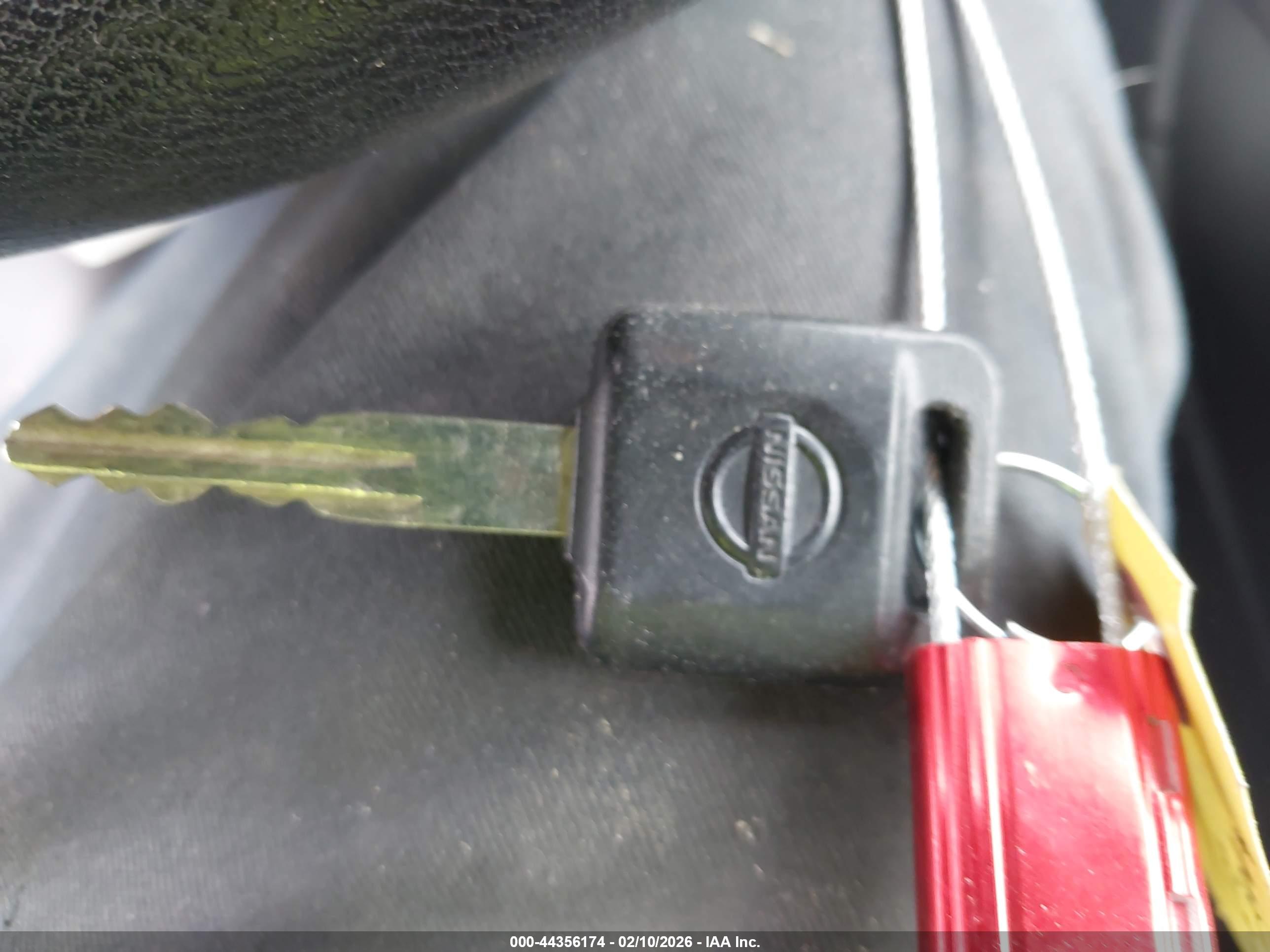 NISSAN VERSA image 11