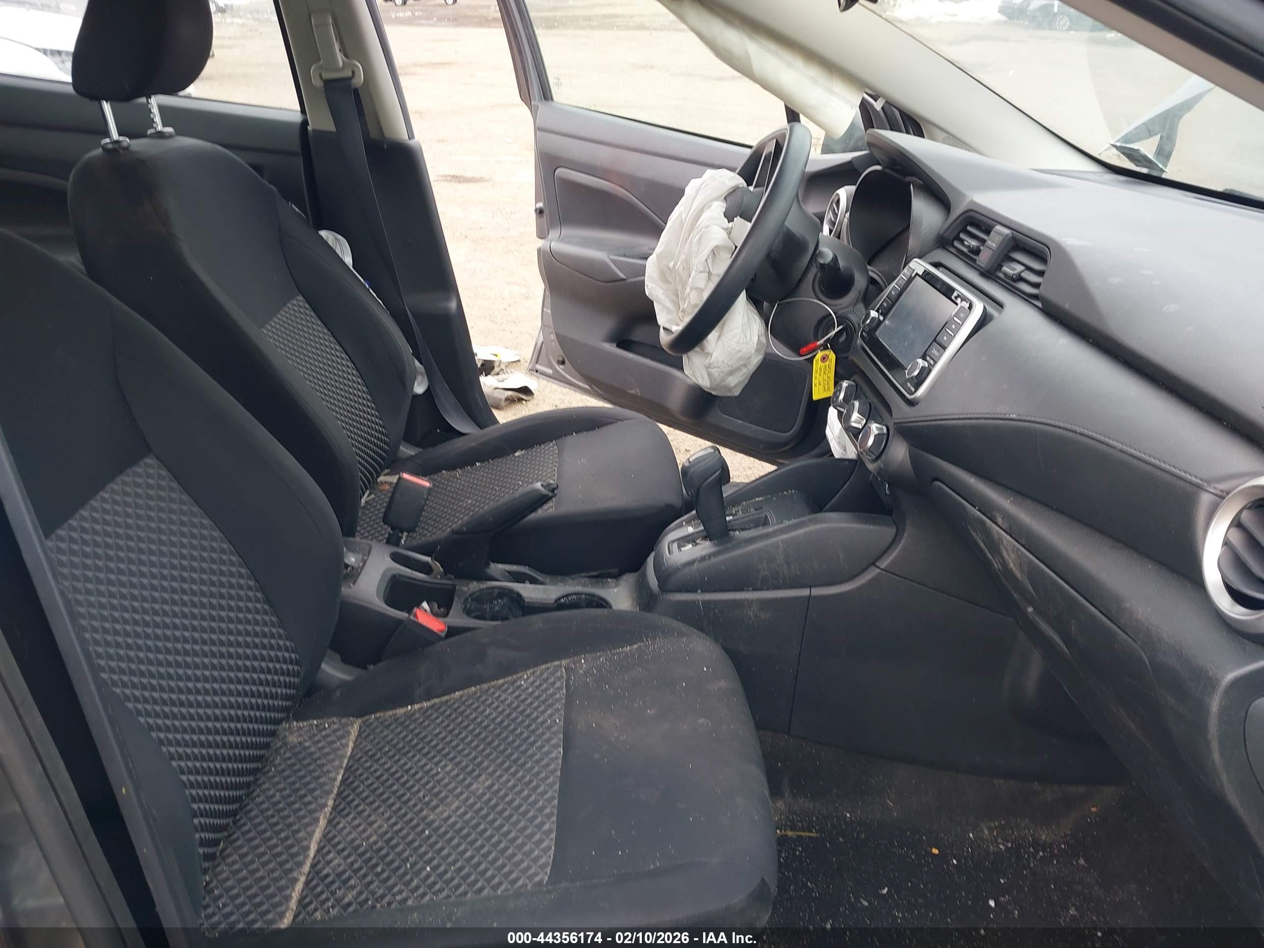 NISSAN VERSA image 5