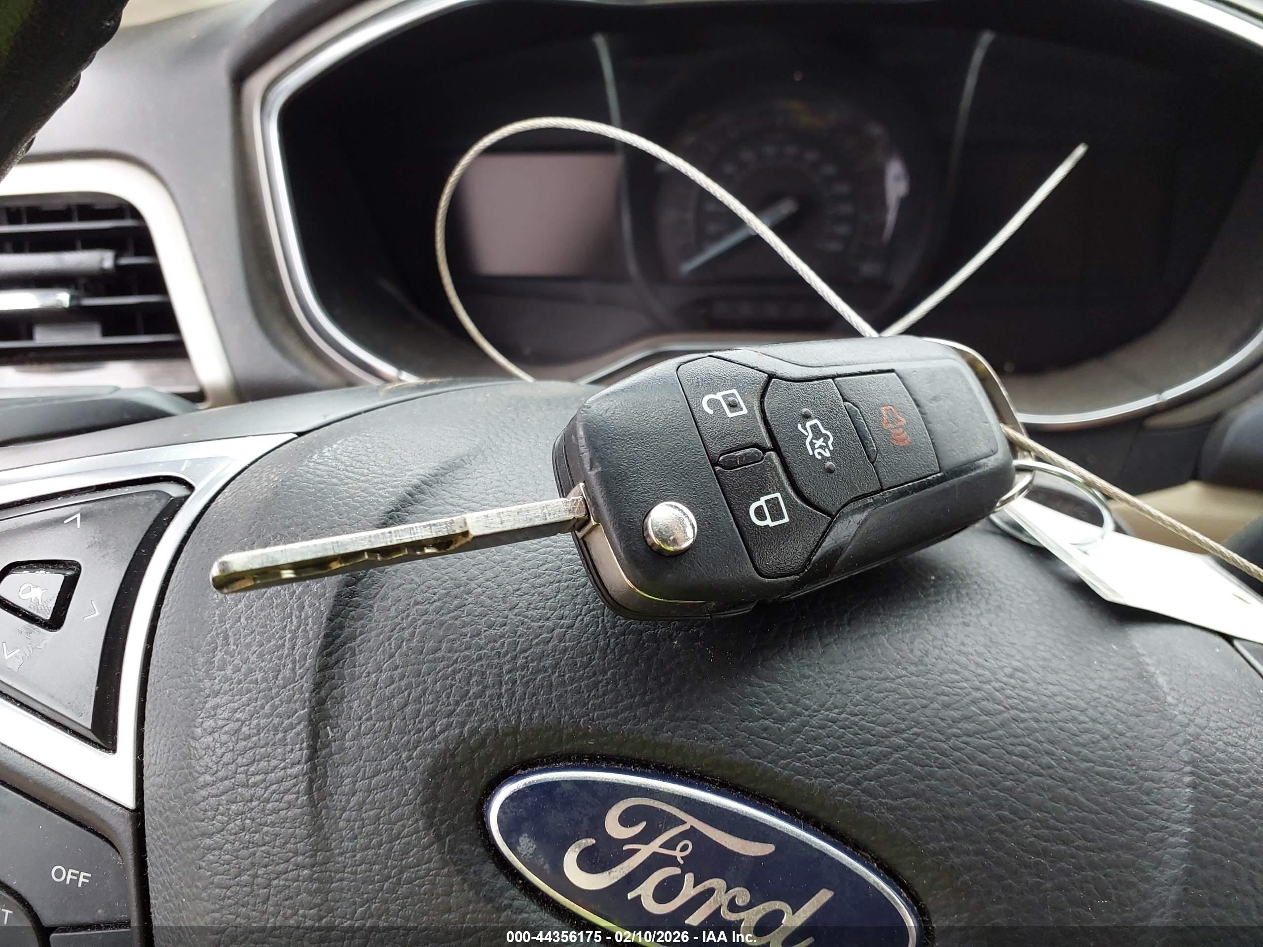 FORD FUSION image 11