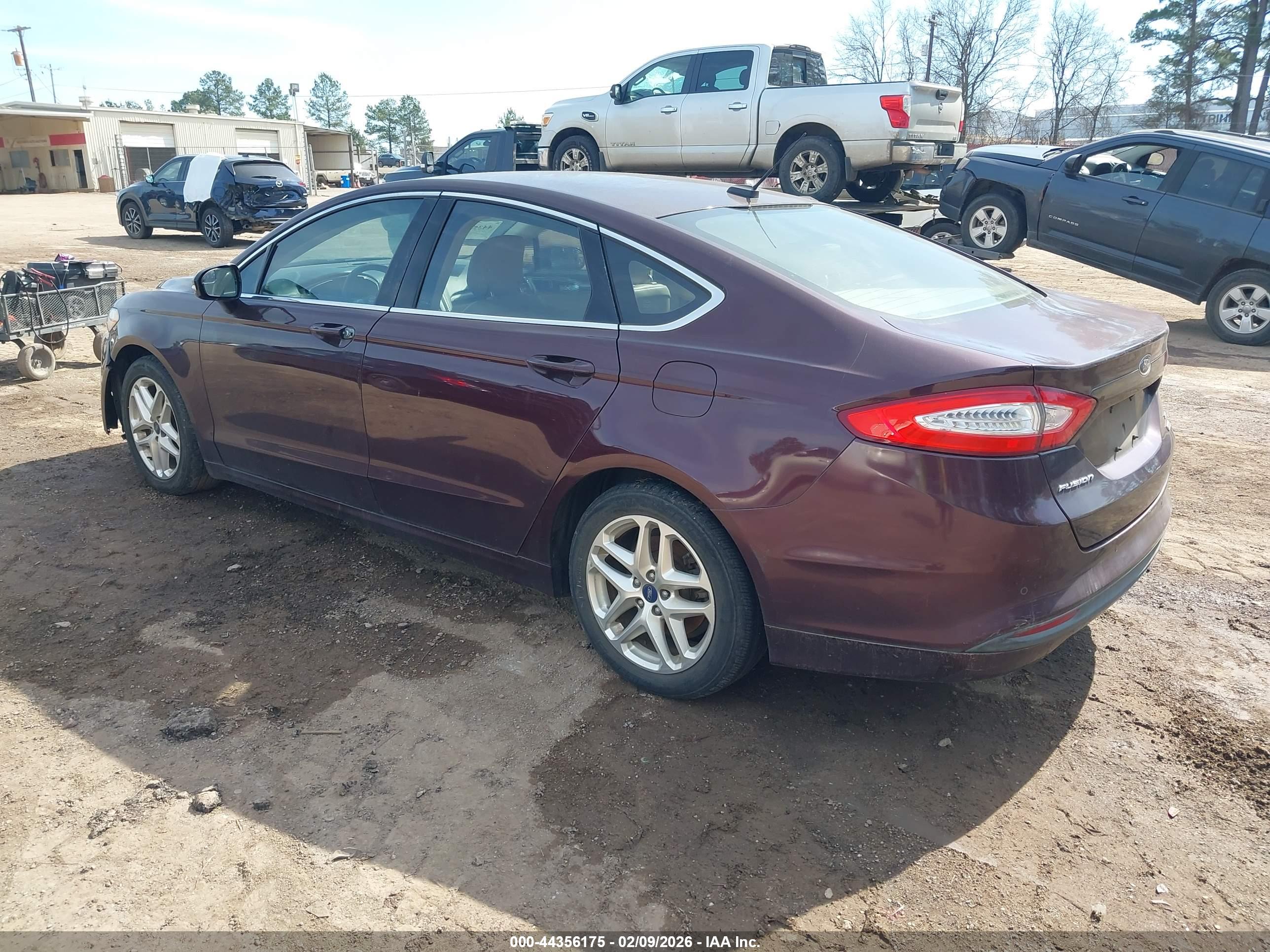 FORD FUSION image 3