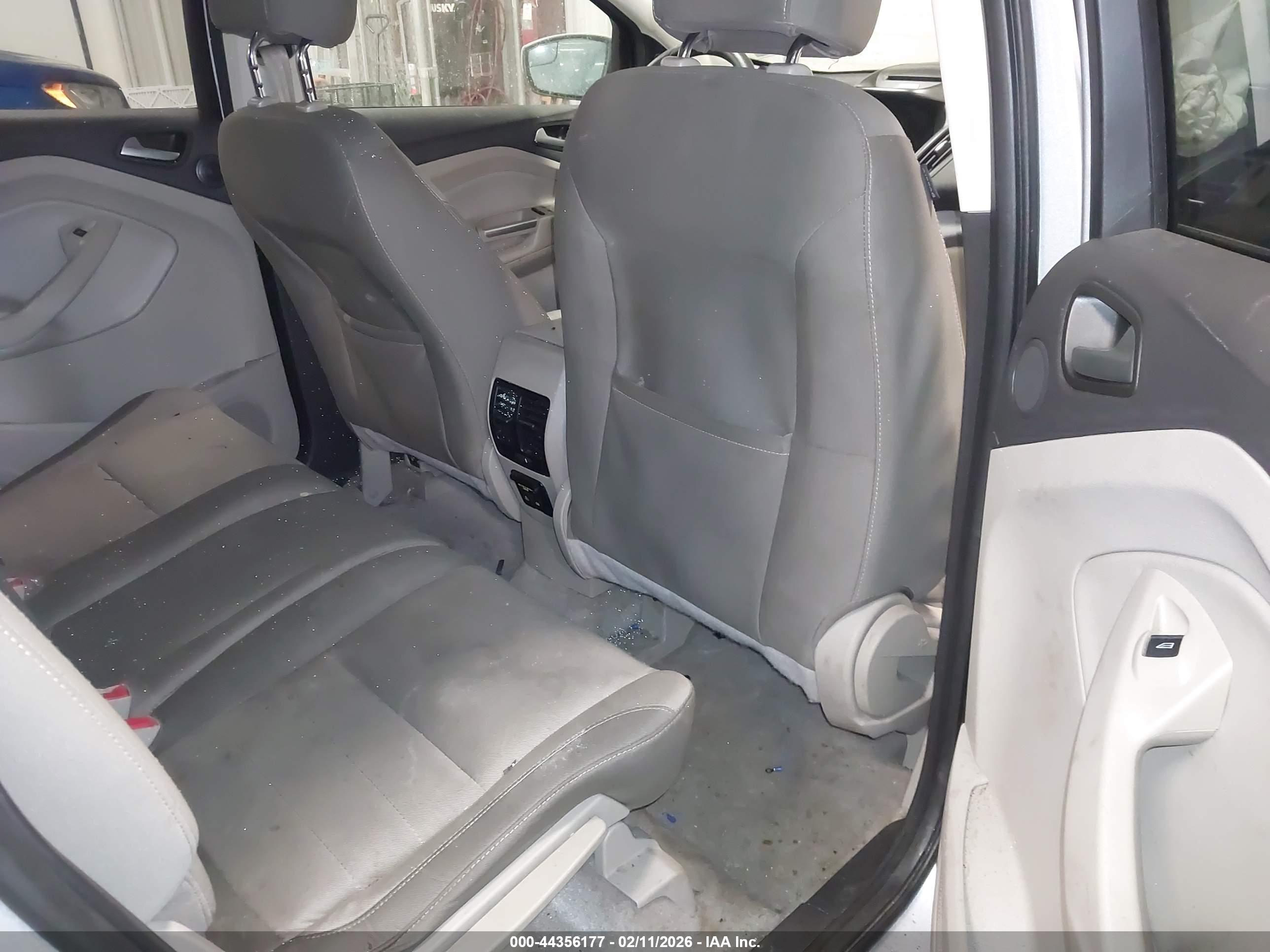 FORD ESCAPE image 8