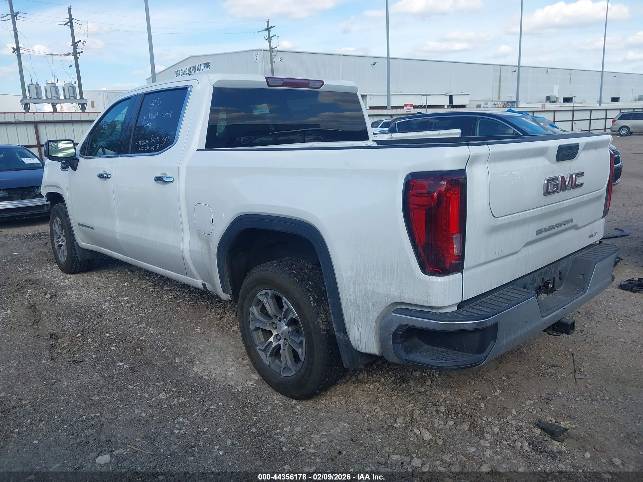 GMC SIERRA image 3